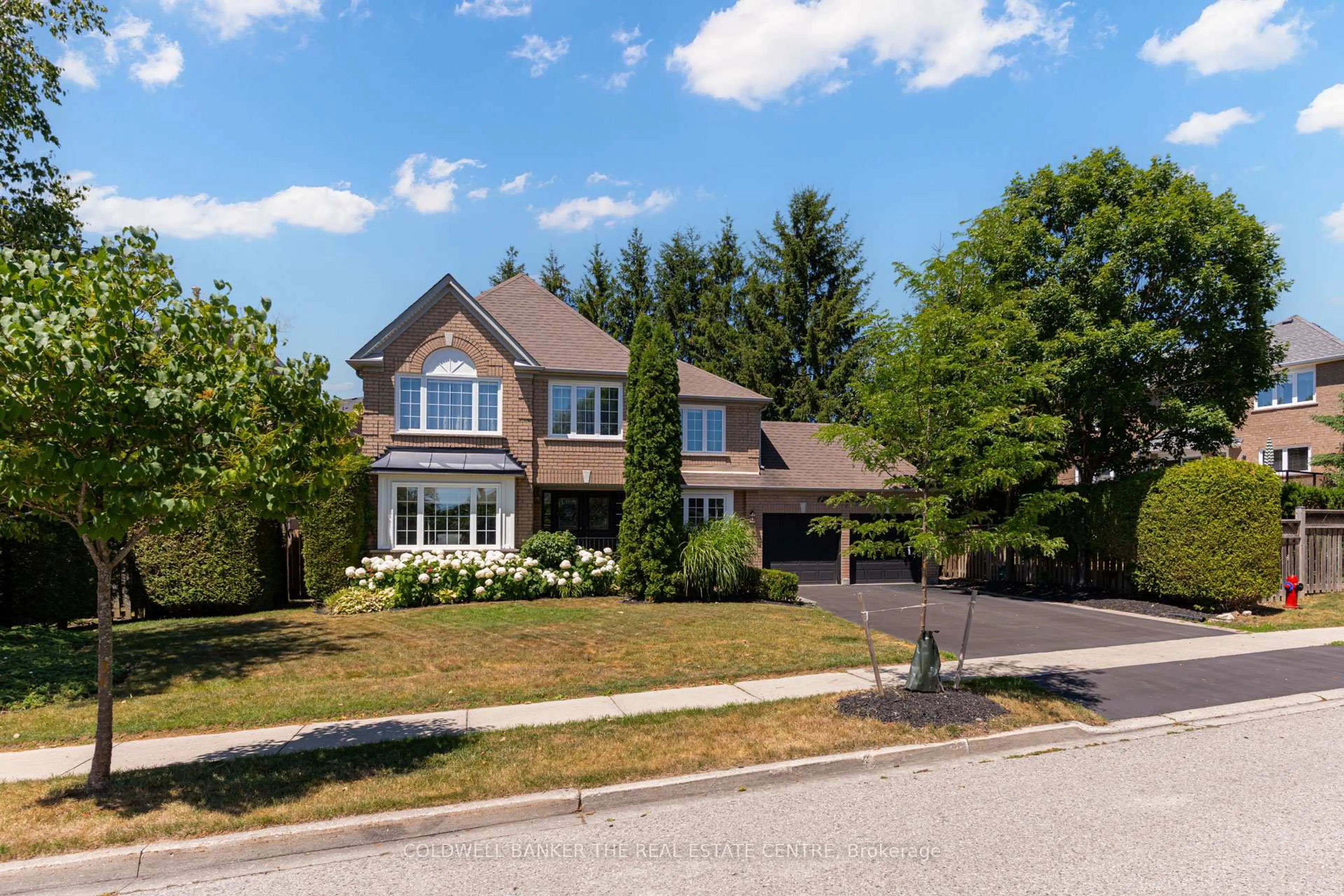 Home with brick exterior material, street for 129 Foxtail Rdge, Newmarket Ontario L3X 1Z2