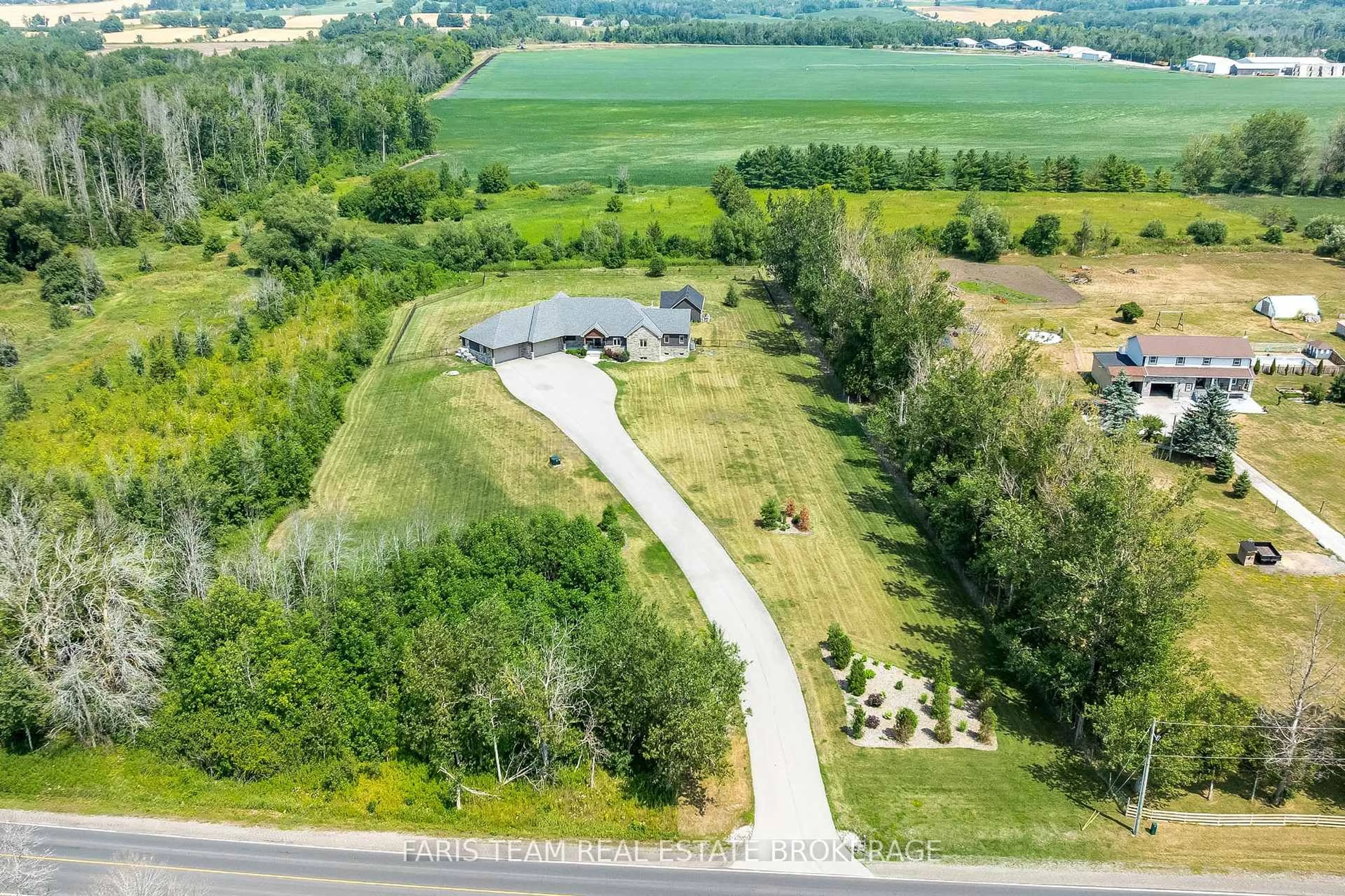 A pic from outside/outdoor area/front of a property/back of a property/a pic from drone, water/lake/river/ocean view for 6185 10 Sdrd, Innisfil Ontario L0L 1L0