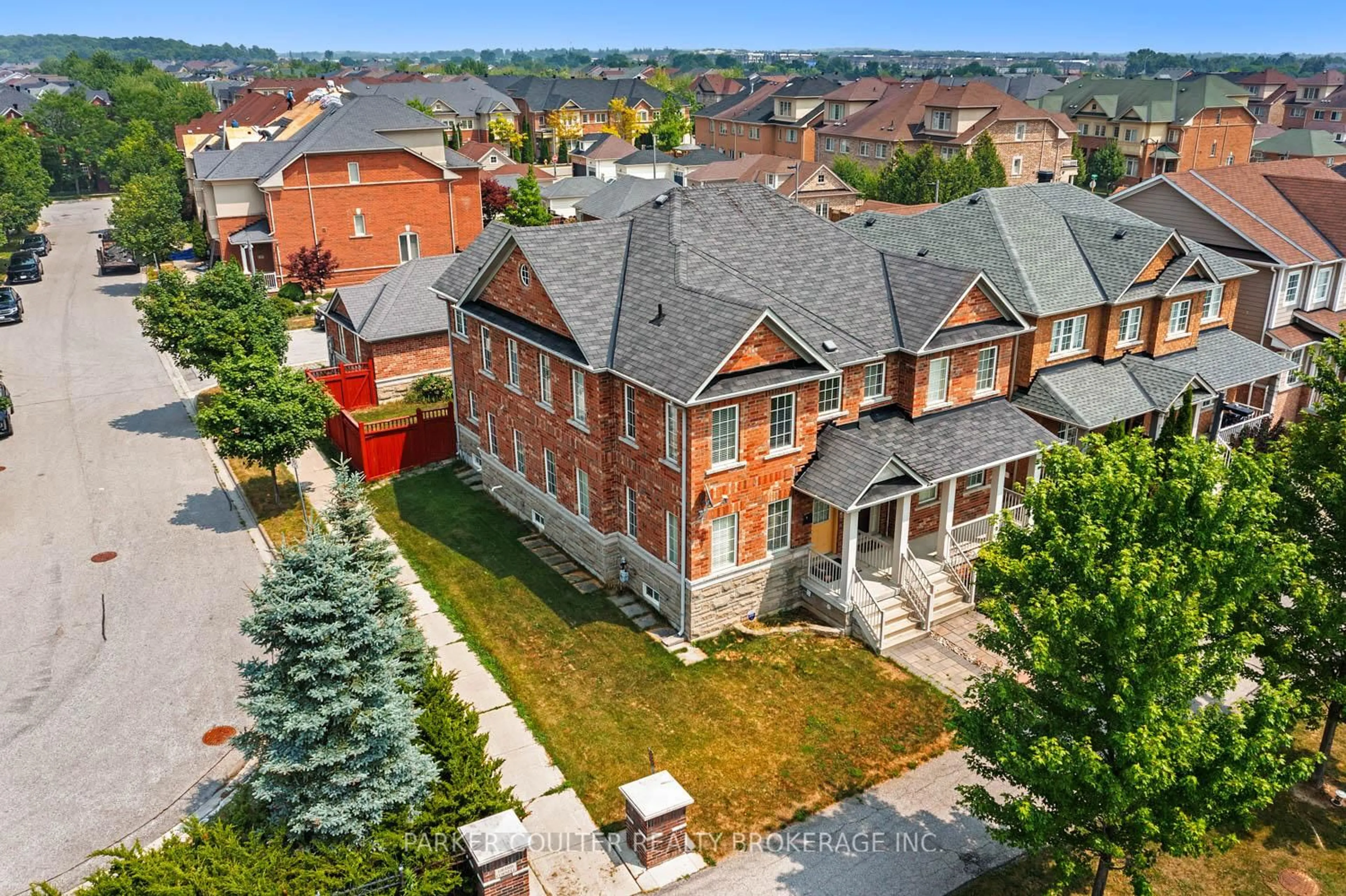 A pic from outside/outdoor area/front of a property/back of a property/a pic from drone, street for 44 The Shire Lane, Markham Ontario L6B 0N2