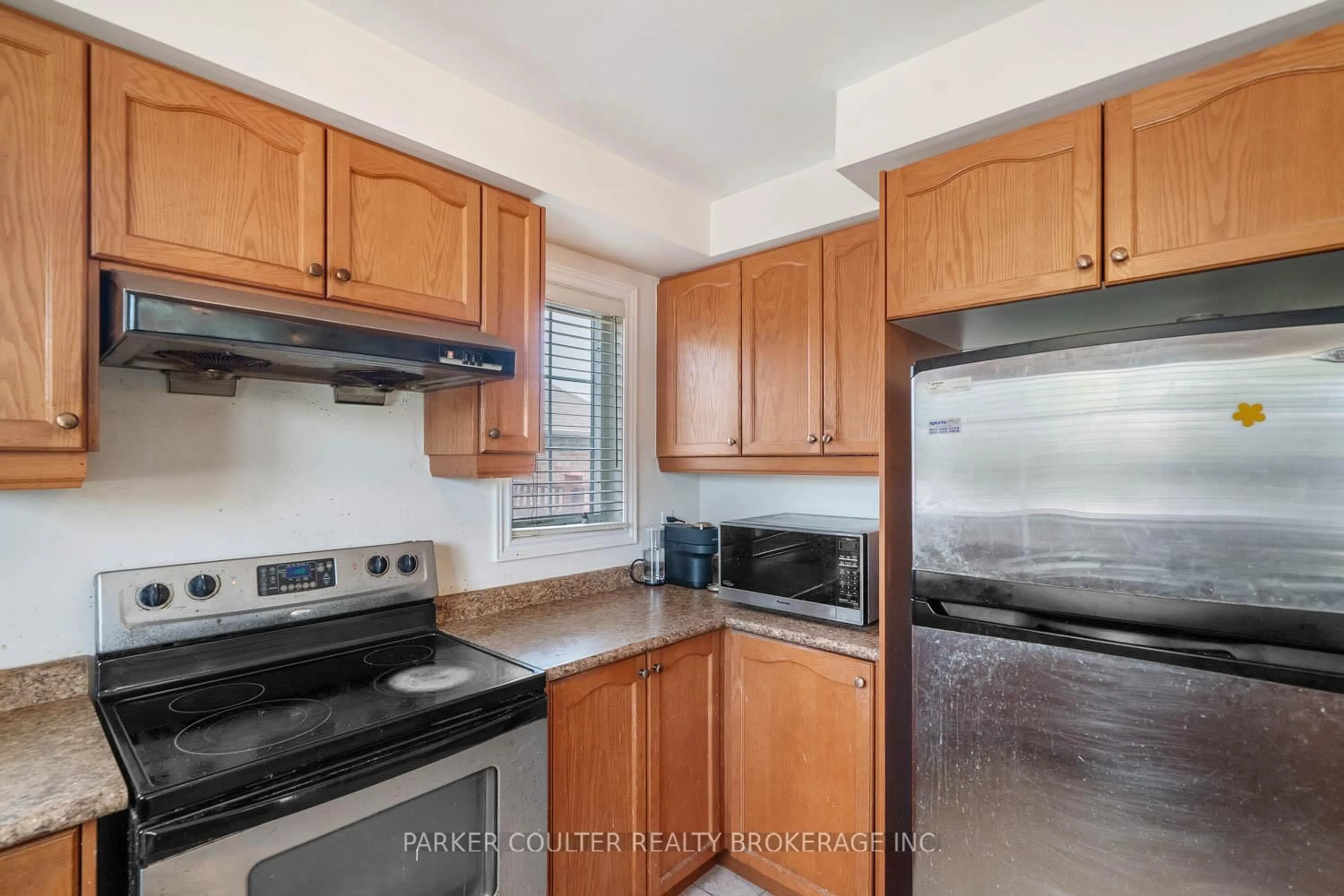 Standard kitchen, unknown for 44 The Shire Lane, Markham Ontario L6B 0N2