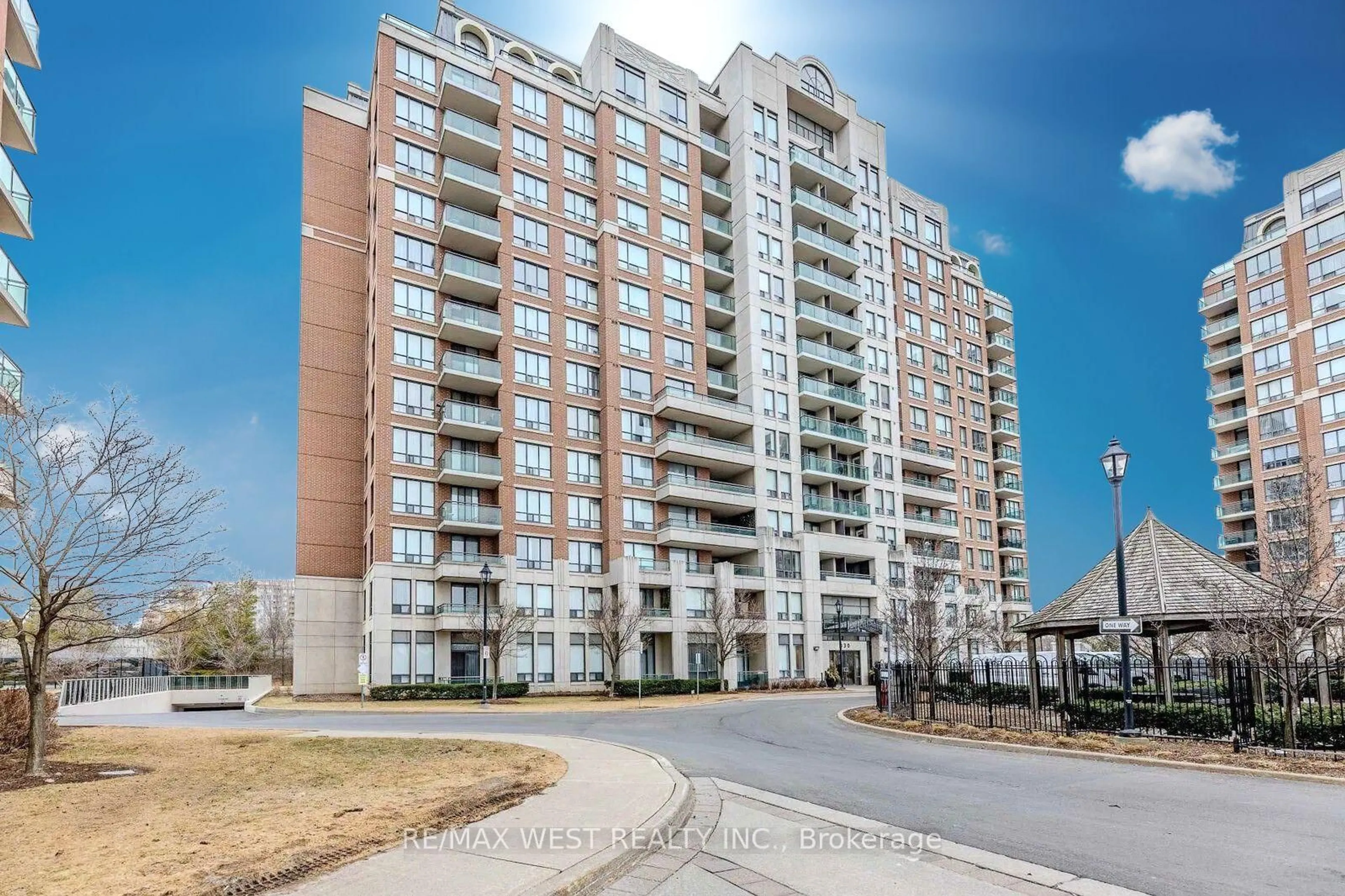 Unknown for 330 Red Maple Rd #512, Richmond Hill Ontario L4C 0T6