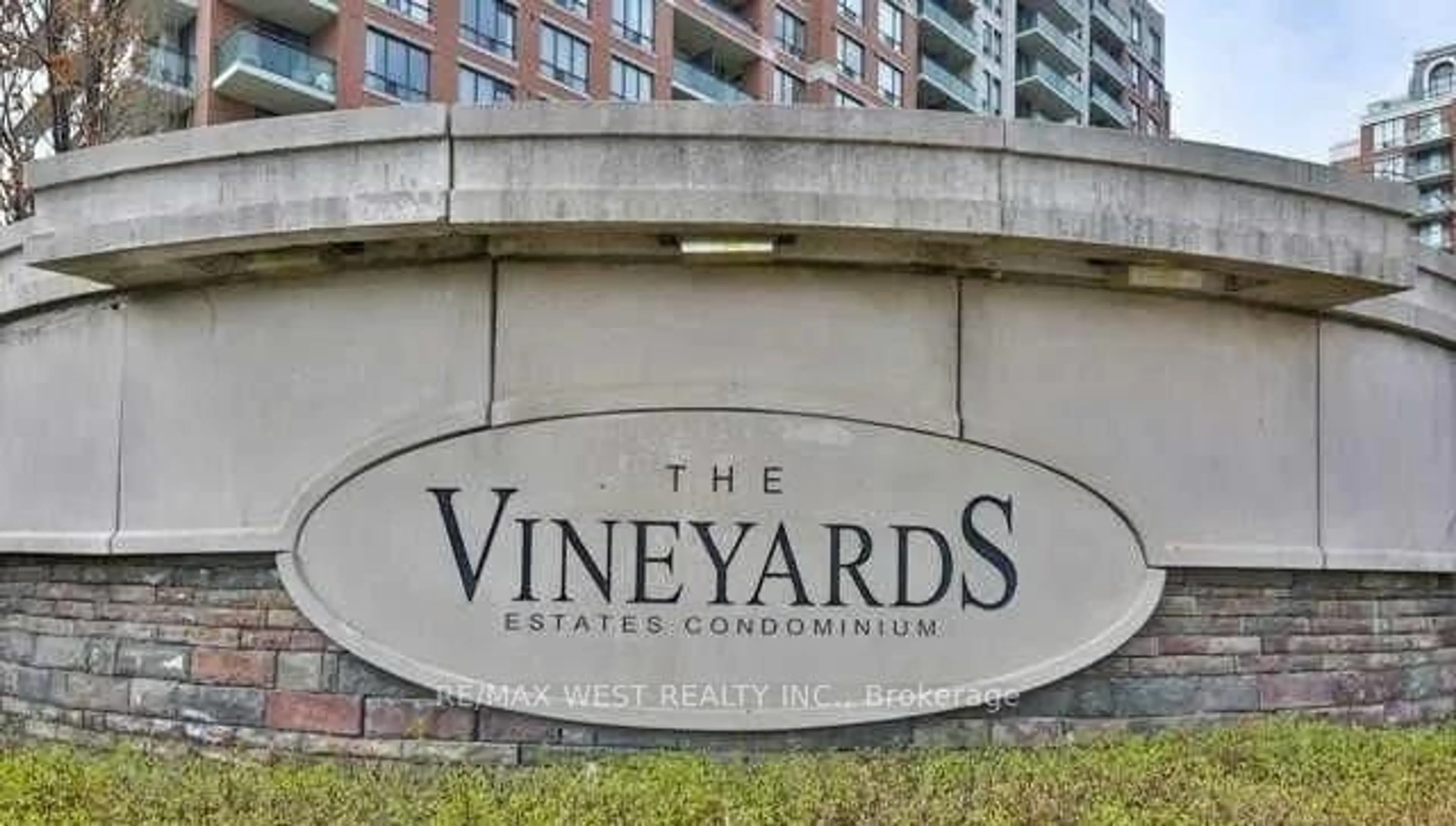 Unknown for 330 Red Maple Rd #512, Richmond Hill Ontario L4C 0T6