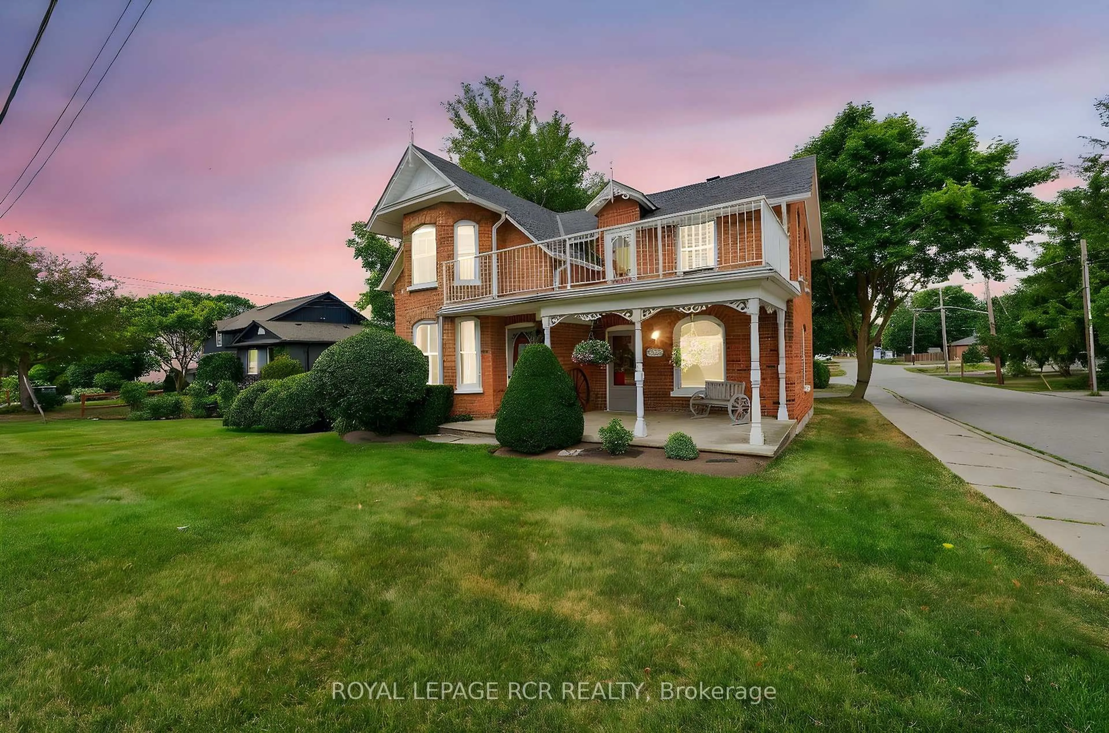 Unknown for 36 Main St, East Gwillimbury Ontario L0G 1M0