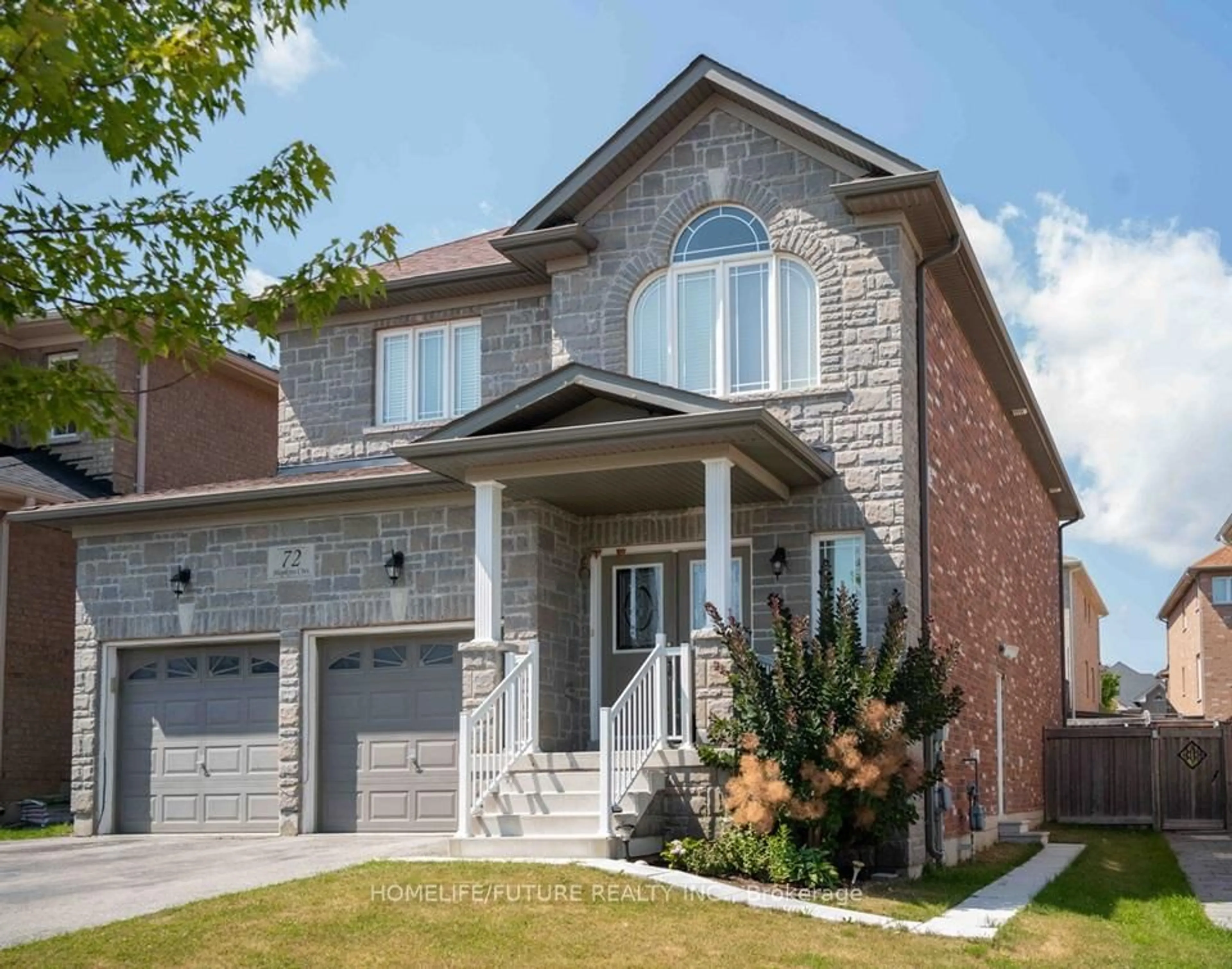 Home with brick exterior material, street for 72 Hopkins Cres, Bradford West Gwillimbury Ontario L3Z 0R7