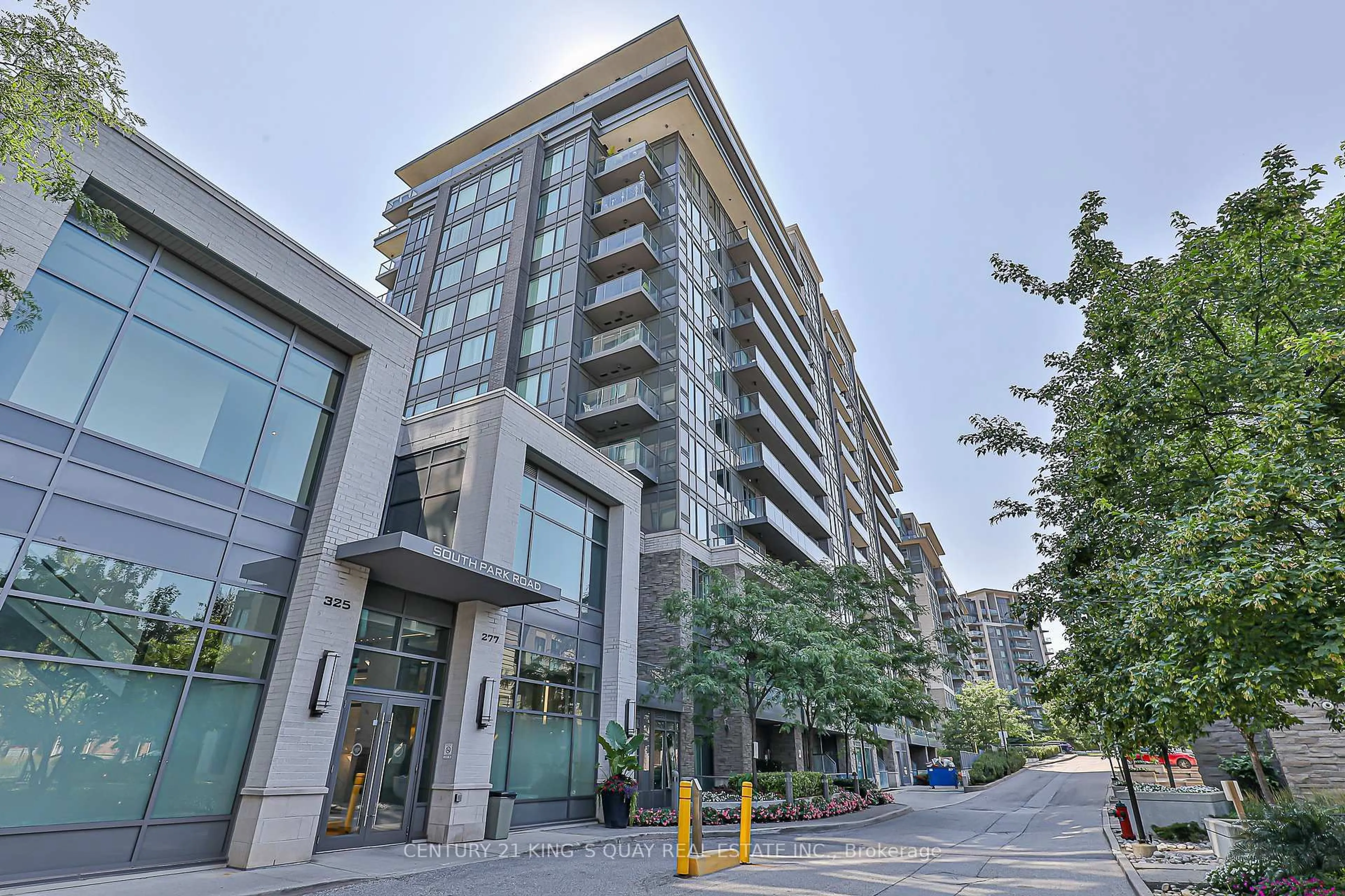 Indoor foyer for 277 South Park Rd #103, Markham Ontario L3T 0B7