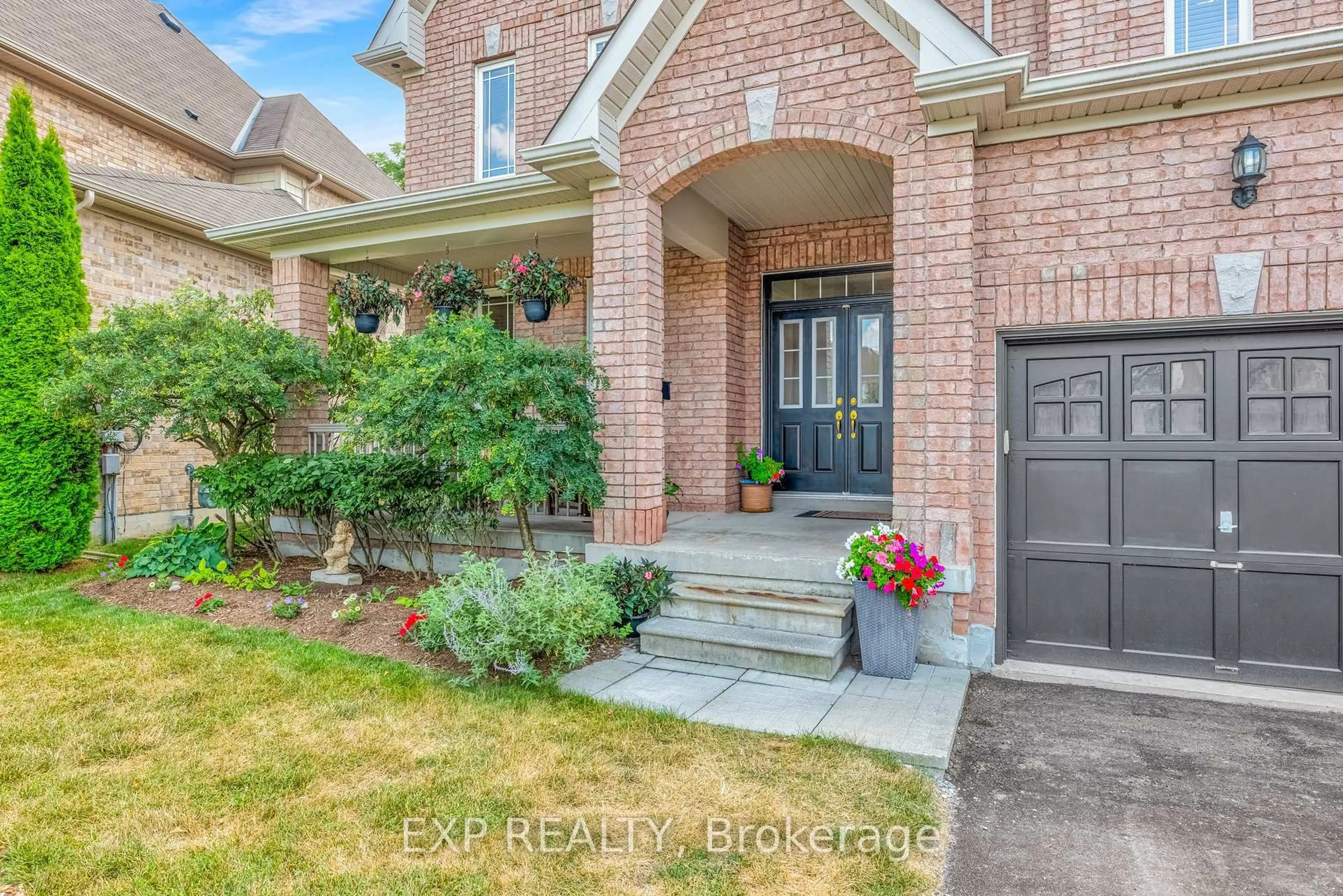 Home with brick exterior material, street for 41 Mackenzie Crt, Georgina Ontario L4P 0E1