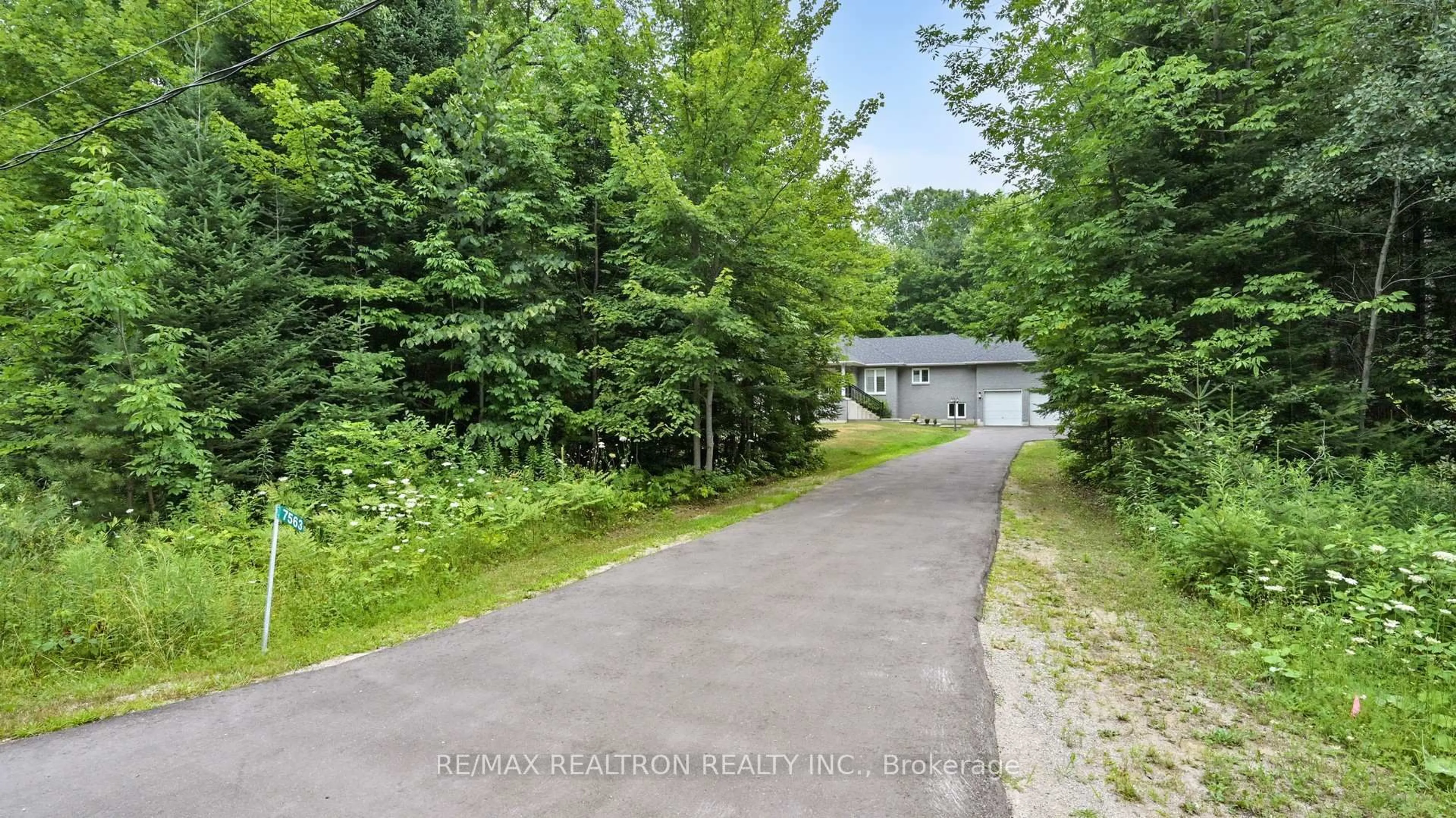 A pic from outside/outdoor area/front of a property/back of a property/a pic from drone, unknown for 7563 5th Line, Essa Ontario L3W 0S7