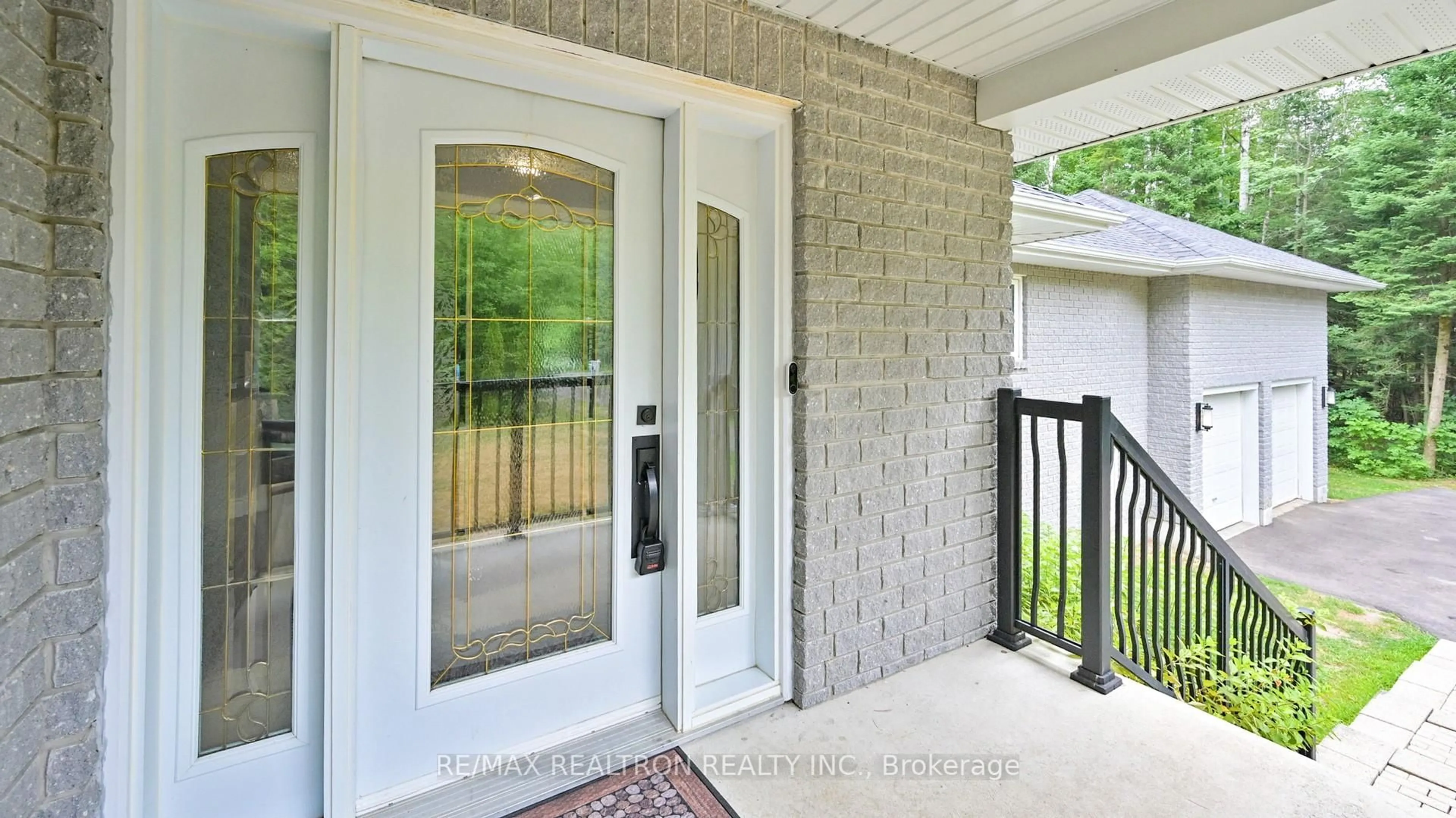 Indoor entryway for 7563 5th Line, Essa Ontario L3W 0S7
