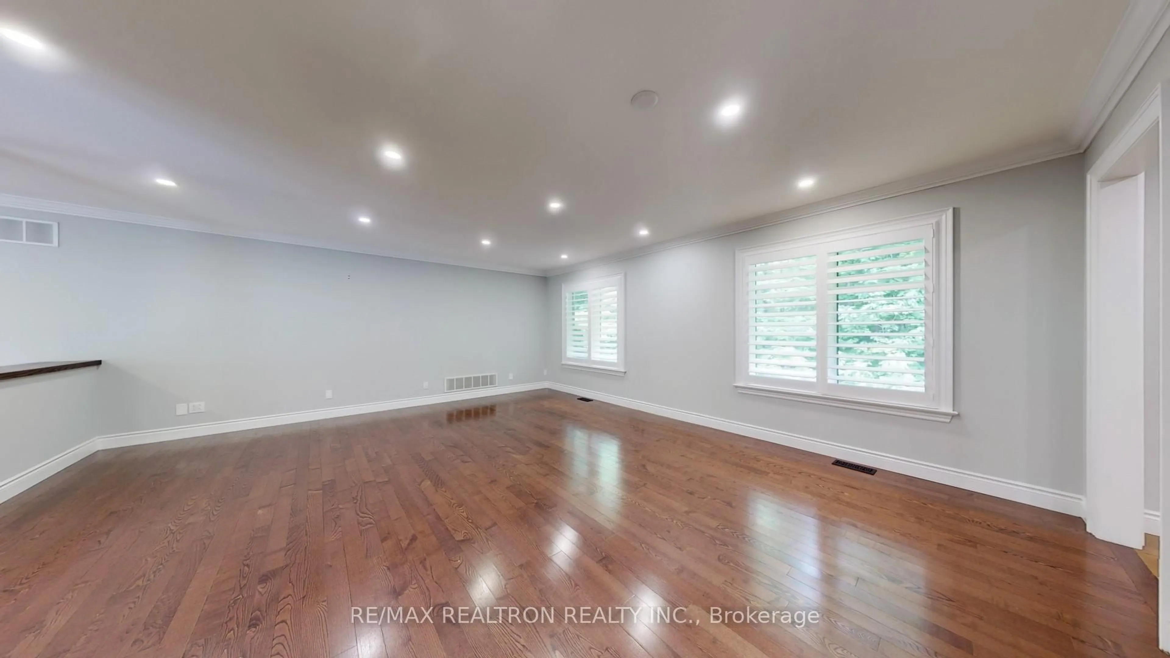 A pic of a room for 7563 5th Line, Essa Ontario L3W 0S7