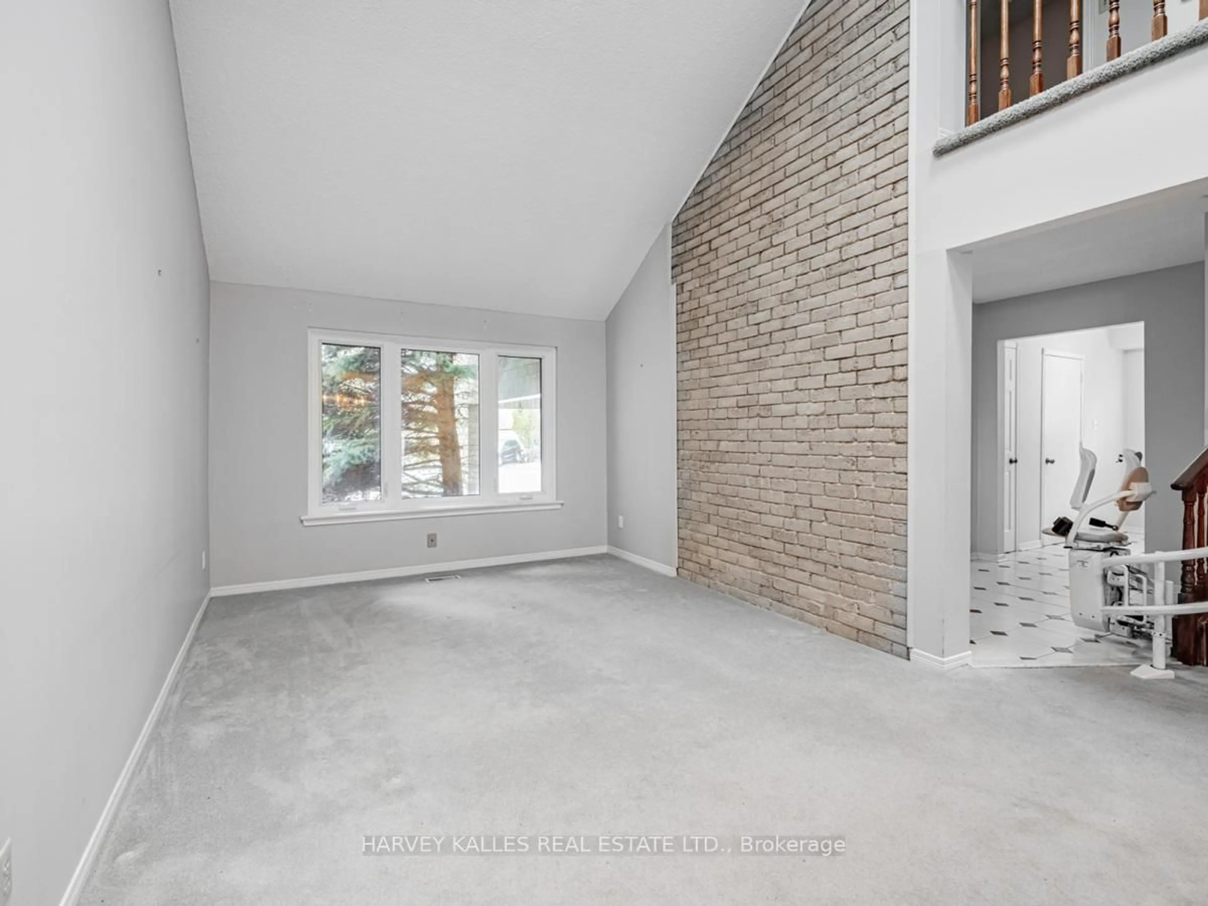 A pic of a room for 18 Finlayson Crt, Vaughan Ontario L4J 3B8