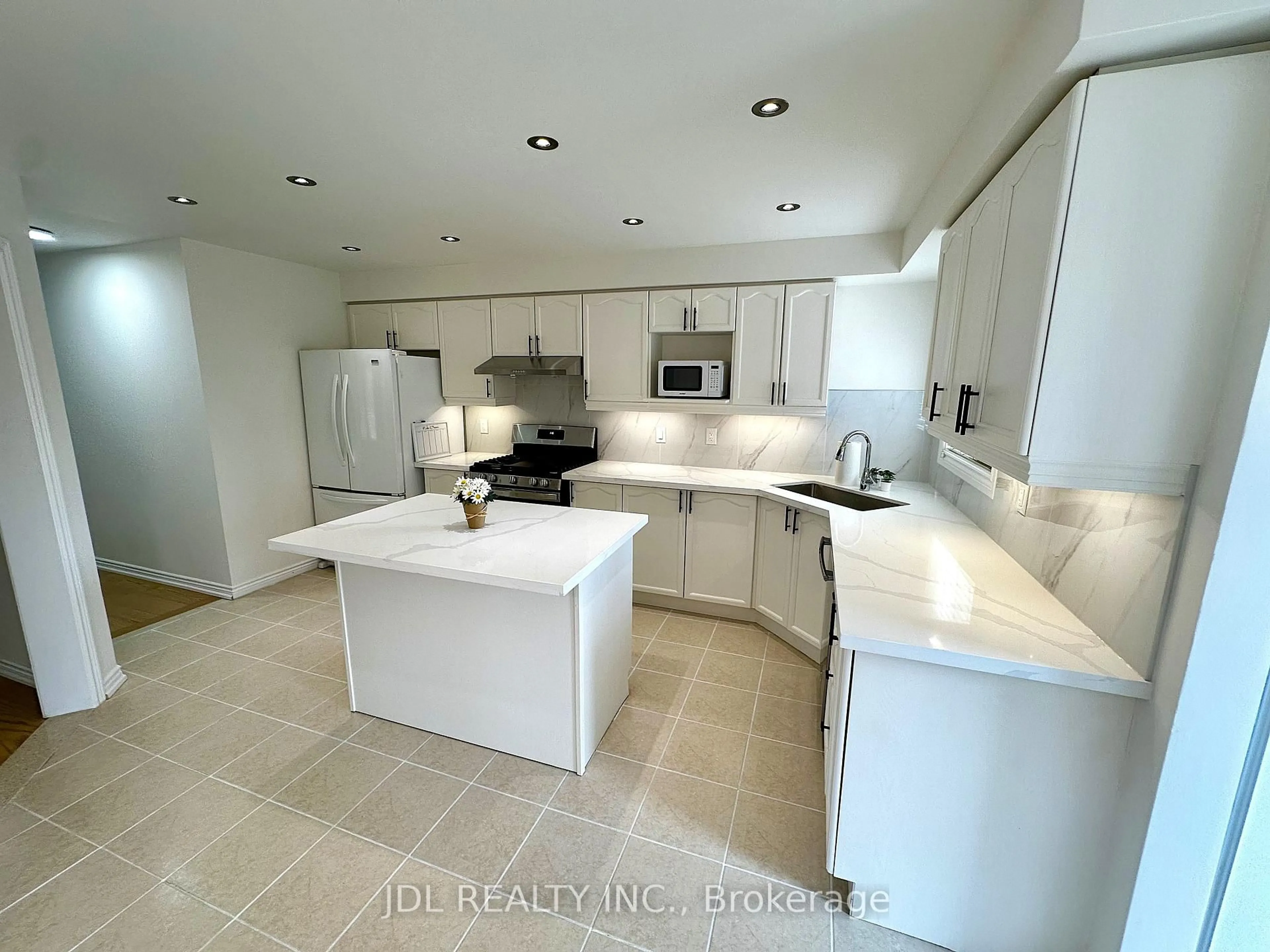 Contemporary kitchen, ceramic/tile floor for 124 Gas Lamp Lane, Markham Ontario L6B 0H8