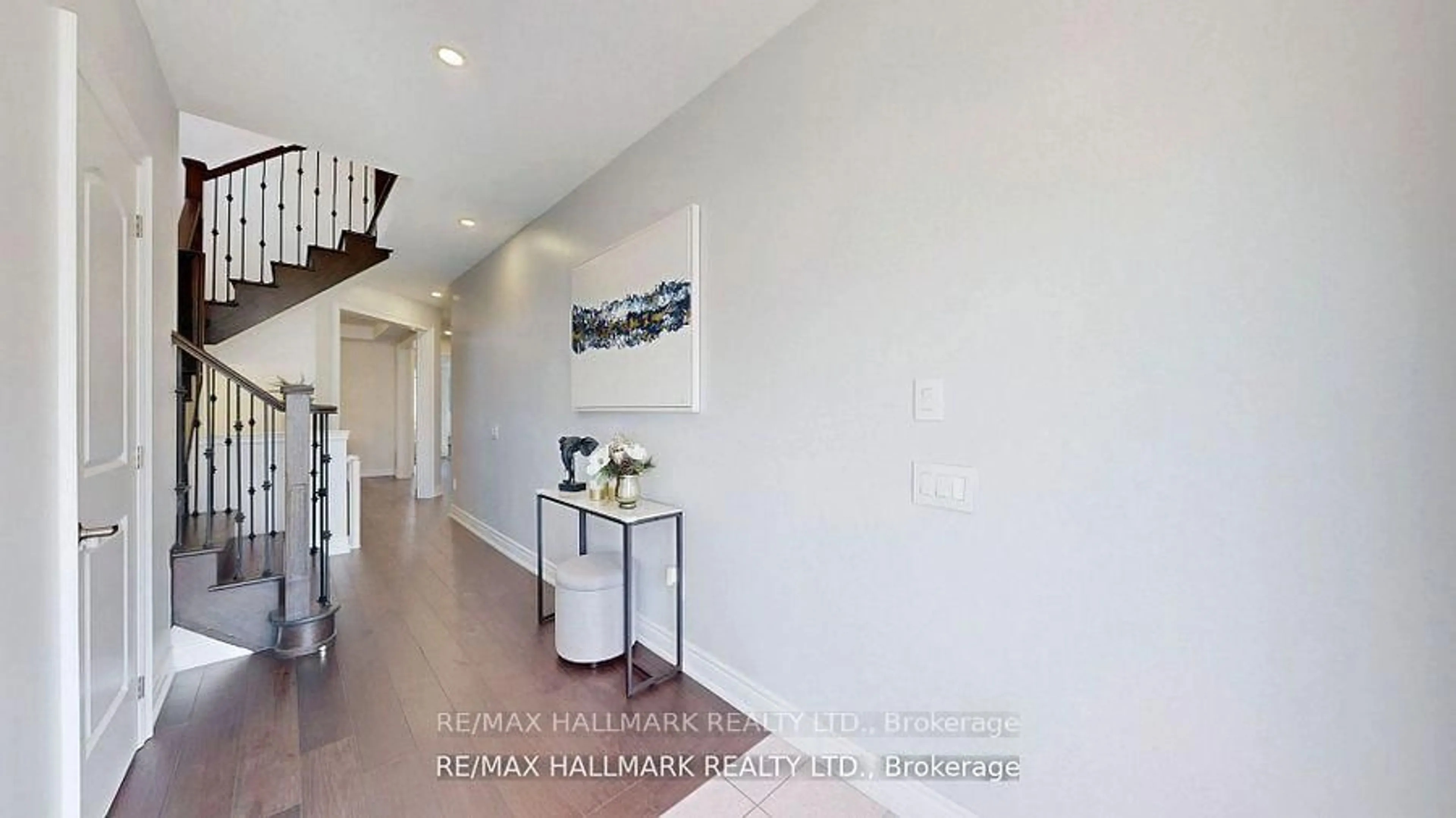 Indoor entryway for 164 Frederick Pearson St, East Gwillimbury Ontario L9N 0Y9
