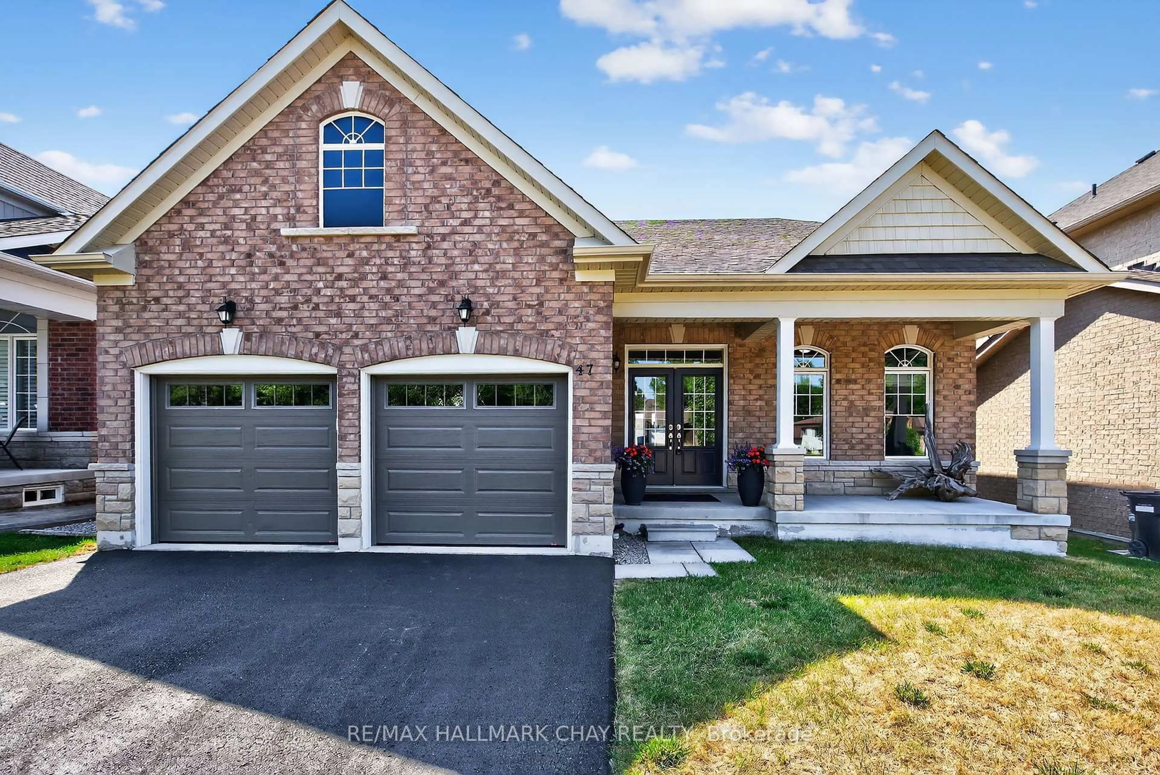 Home with brick exterior material, street for 47 Victoria St, Innisfil Ontario L0L 1L0