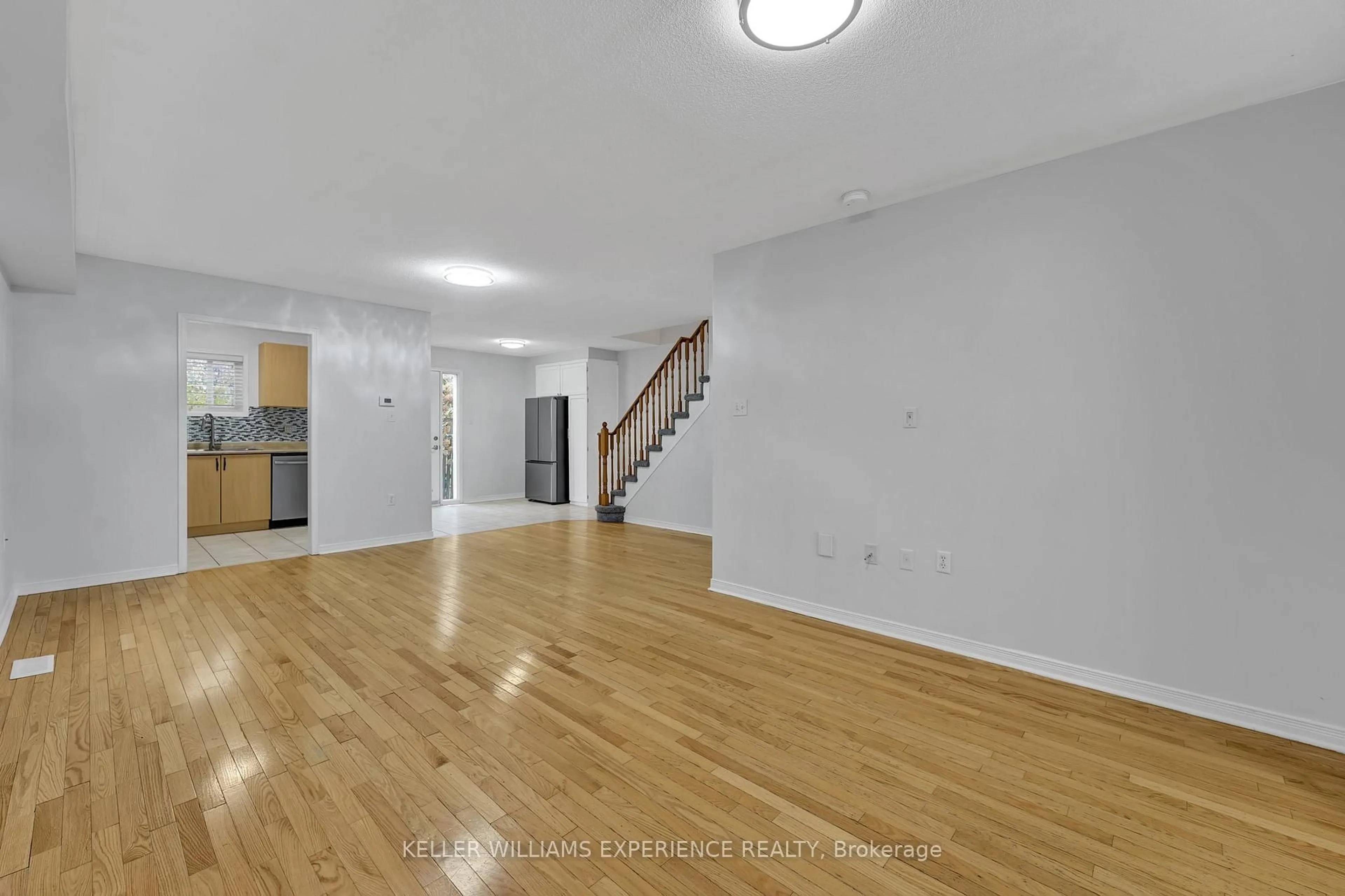 A pic of a room for 27 Admiral Cres, Essa Ontario L3W 0E5