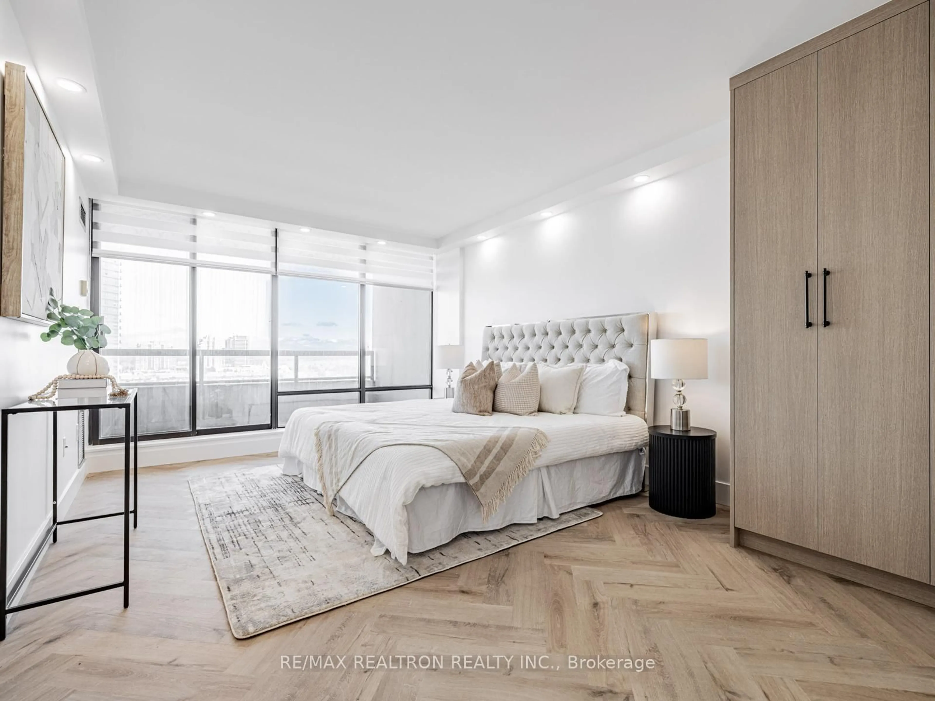 Bedroom with bed, unknown for 7420 Bathurst St #1611, Vaughan Ontario L4J 6X4