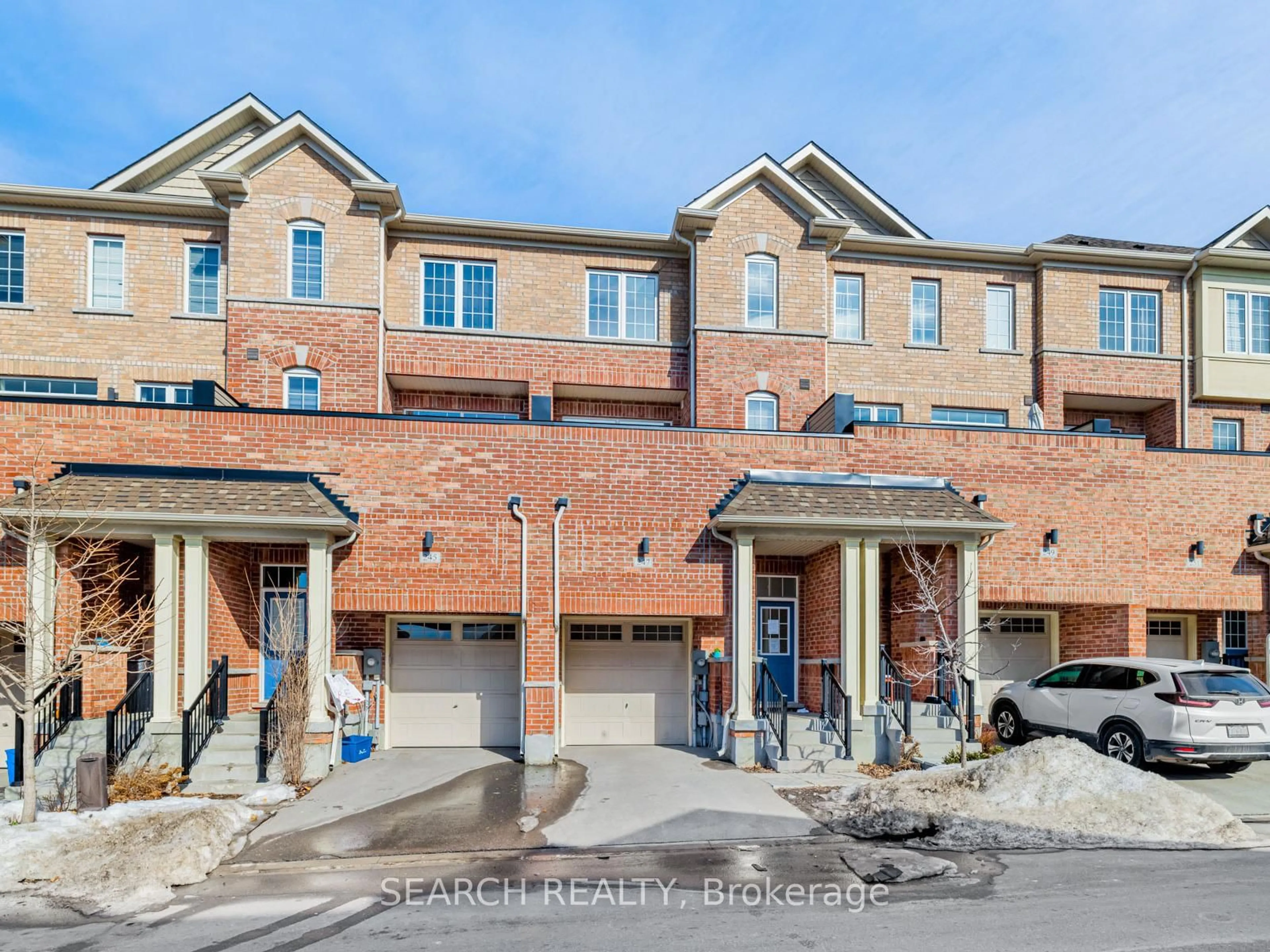 Home with brick exterior material, street for 247 Harding Park St, Newmarket Ontario L3Y 0E3