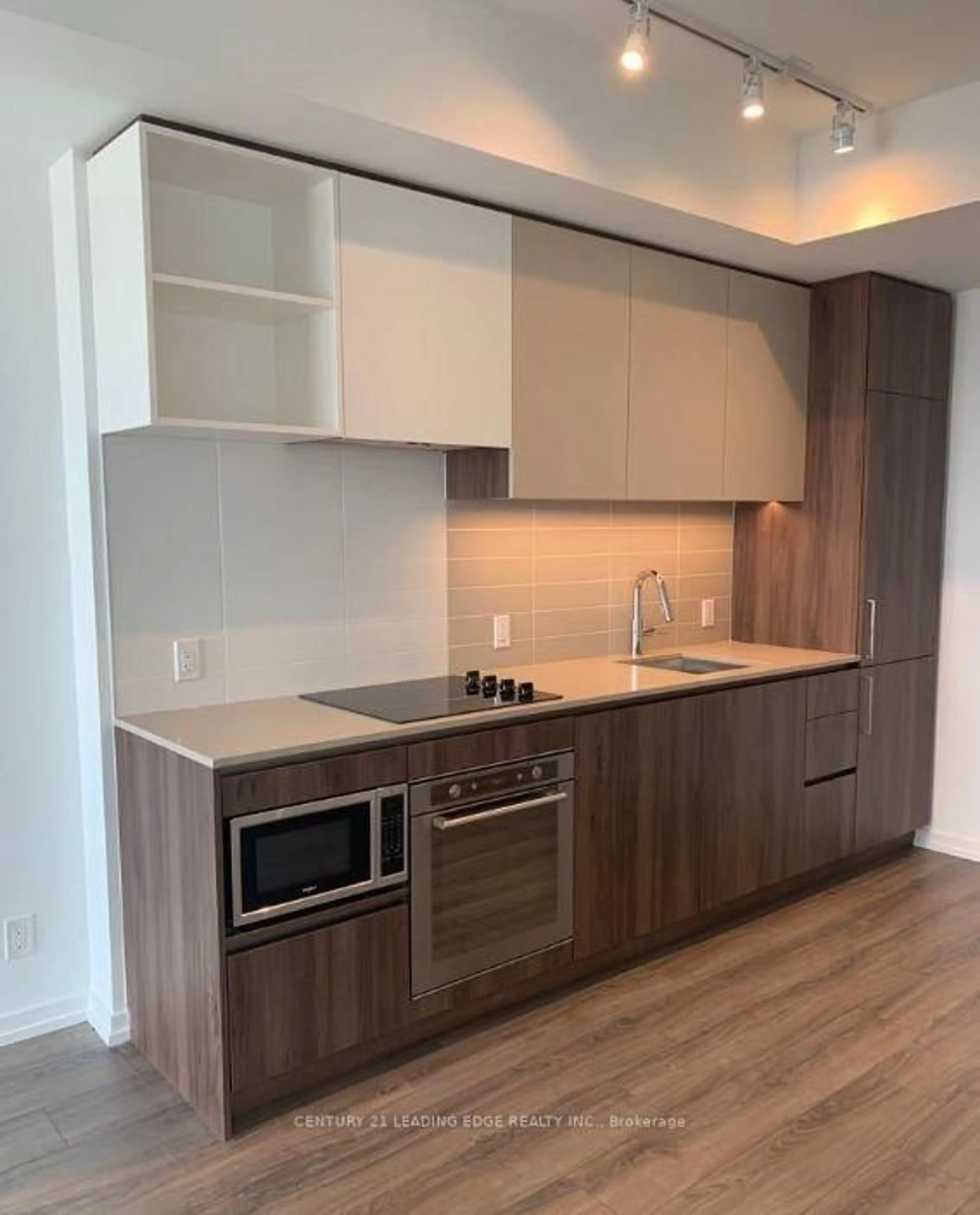 Standard kitchen, wood/laminate floor for 1000 Portage Pkwy #4702, Vaughan Ontario L4K 0L1