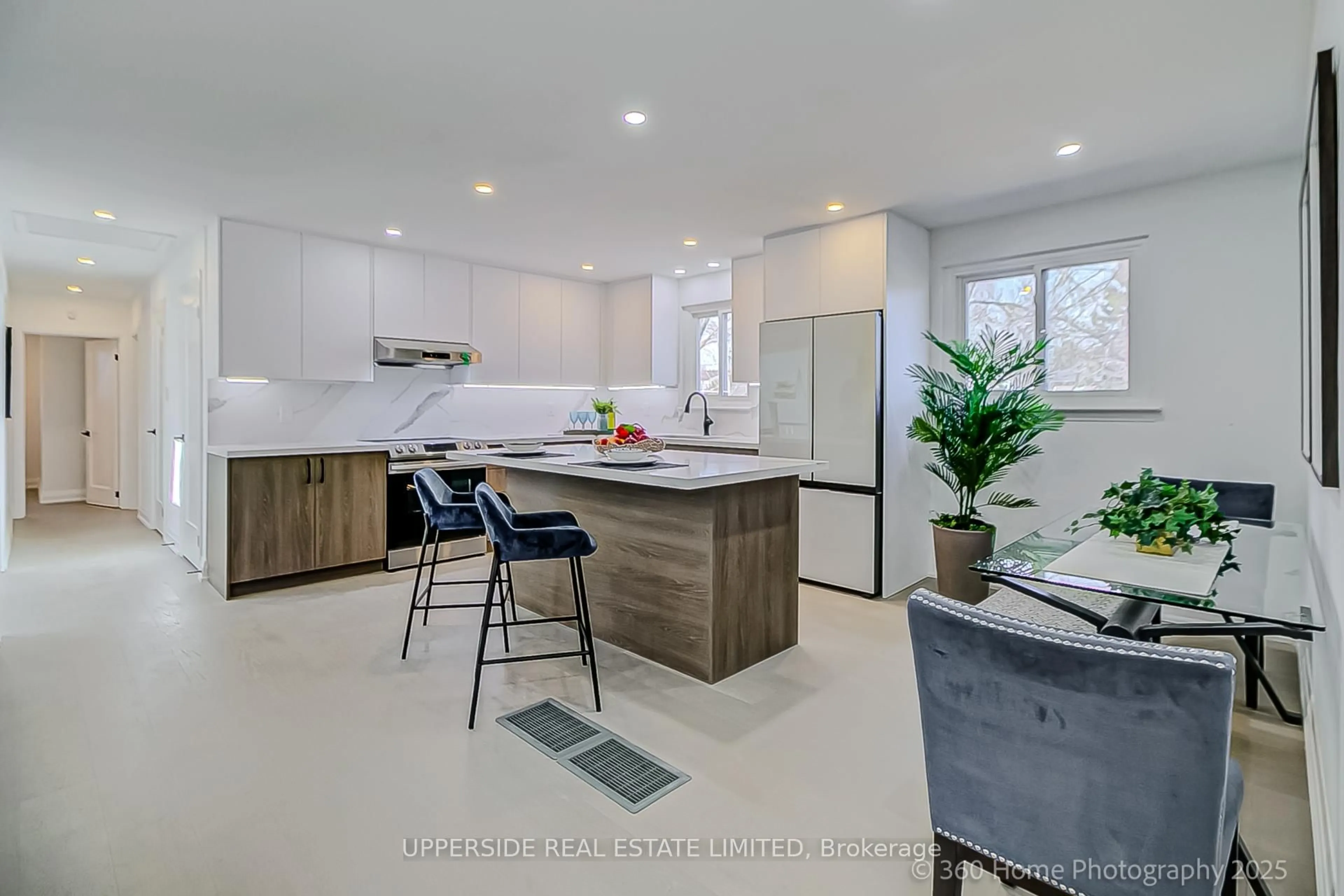 Open concept kitchen, ceramic/tile floor for 2 CHRISTMAN Crt, Markham Ontario L3P 3C8