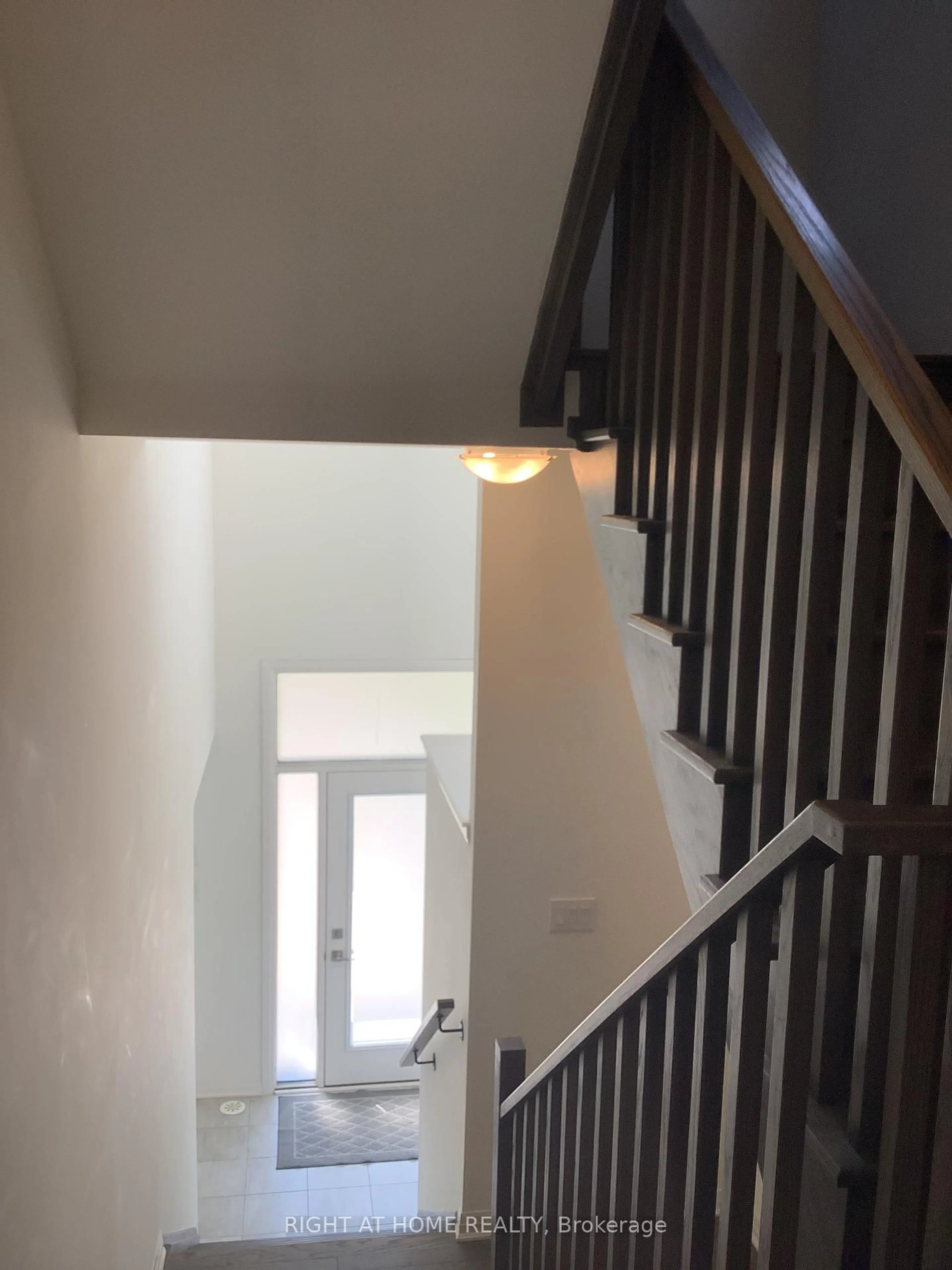 Stairs for 14 Hughes Lane, New Tecumseth Ontario L0G 1W0