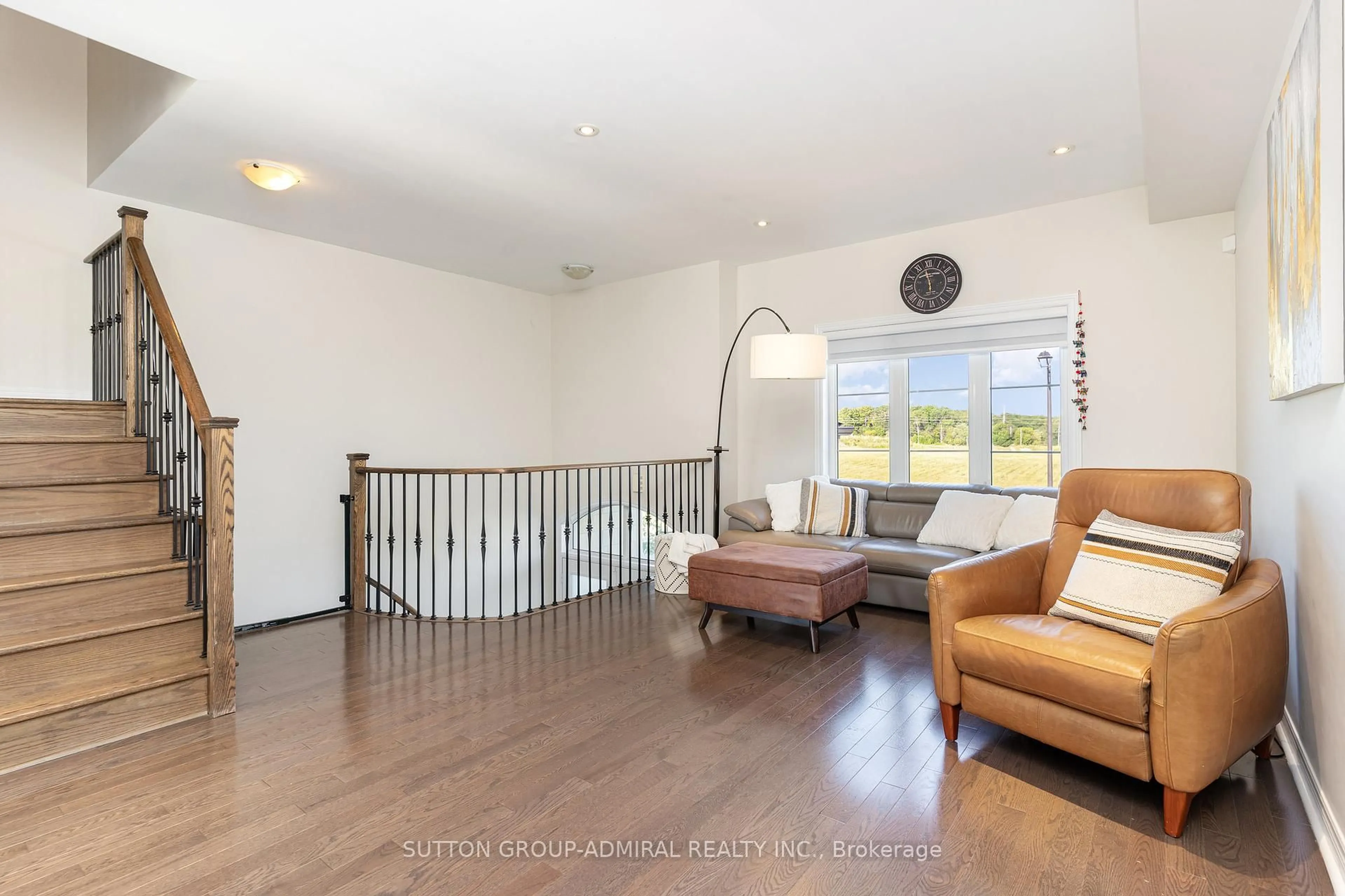 Living room with furniture, unknown for 32 Grand Trunk Ave, Vaughan Ontario L6A 0X8