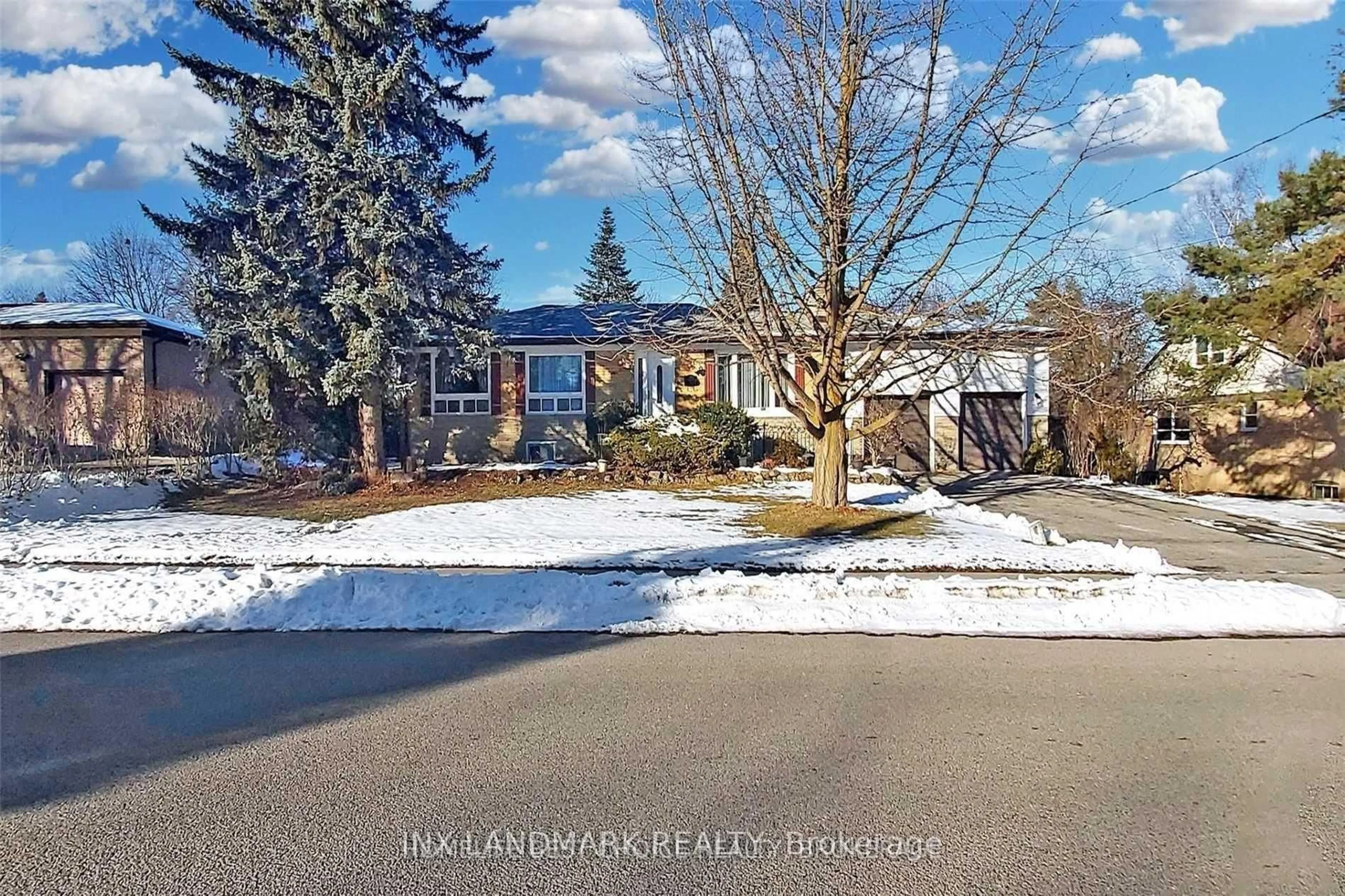 A pic from outside/outdoor area/front of a property/back of a property/a pic from drone, street for 32 Kirk Dr, Markham Ontario L3T 3L1