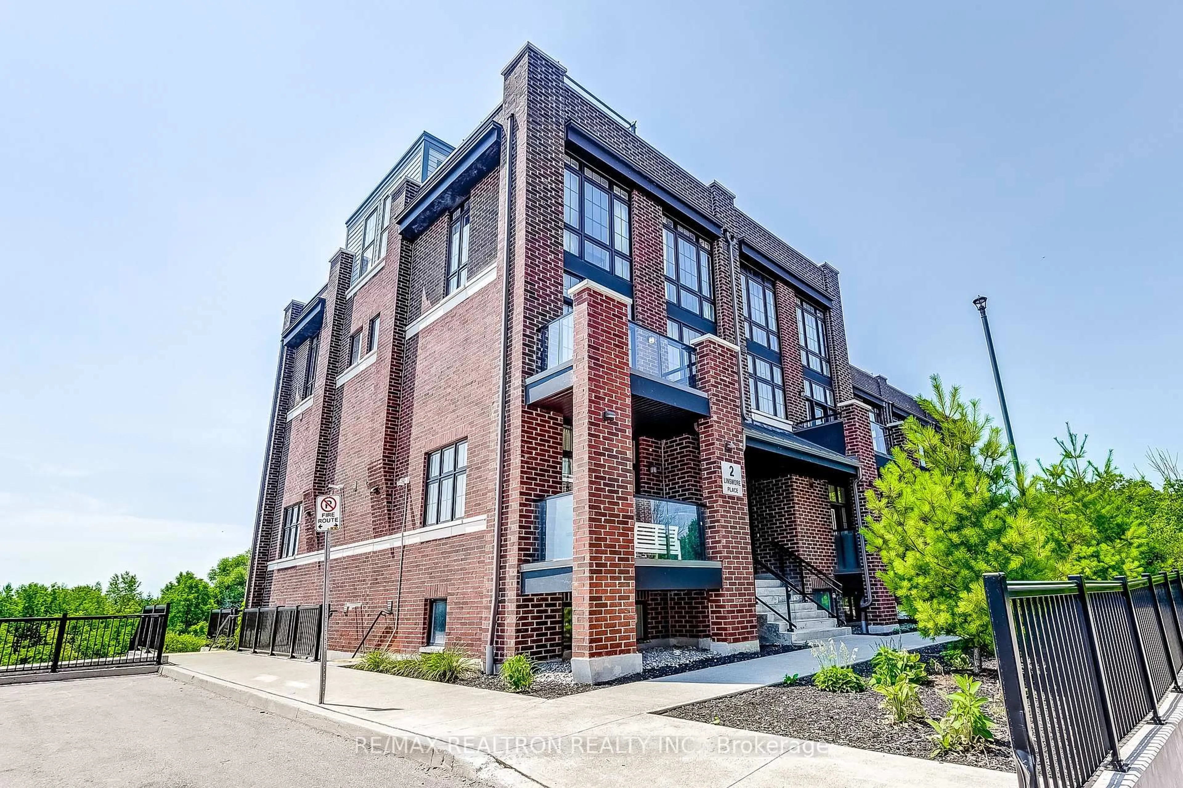 Home with brick exterior material, building for 2 Linsmore Pl #2, Whitchurch-Stouffville Ontario L4A 4T4