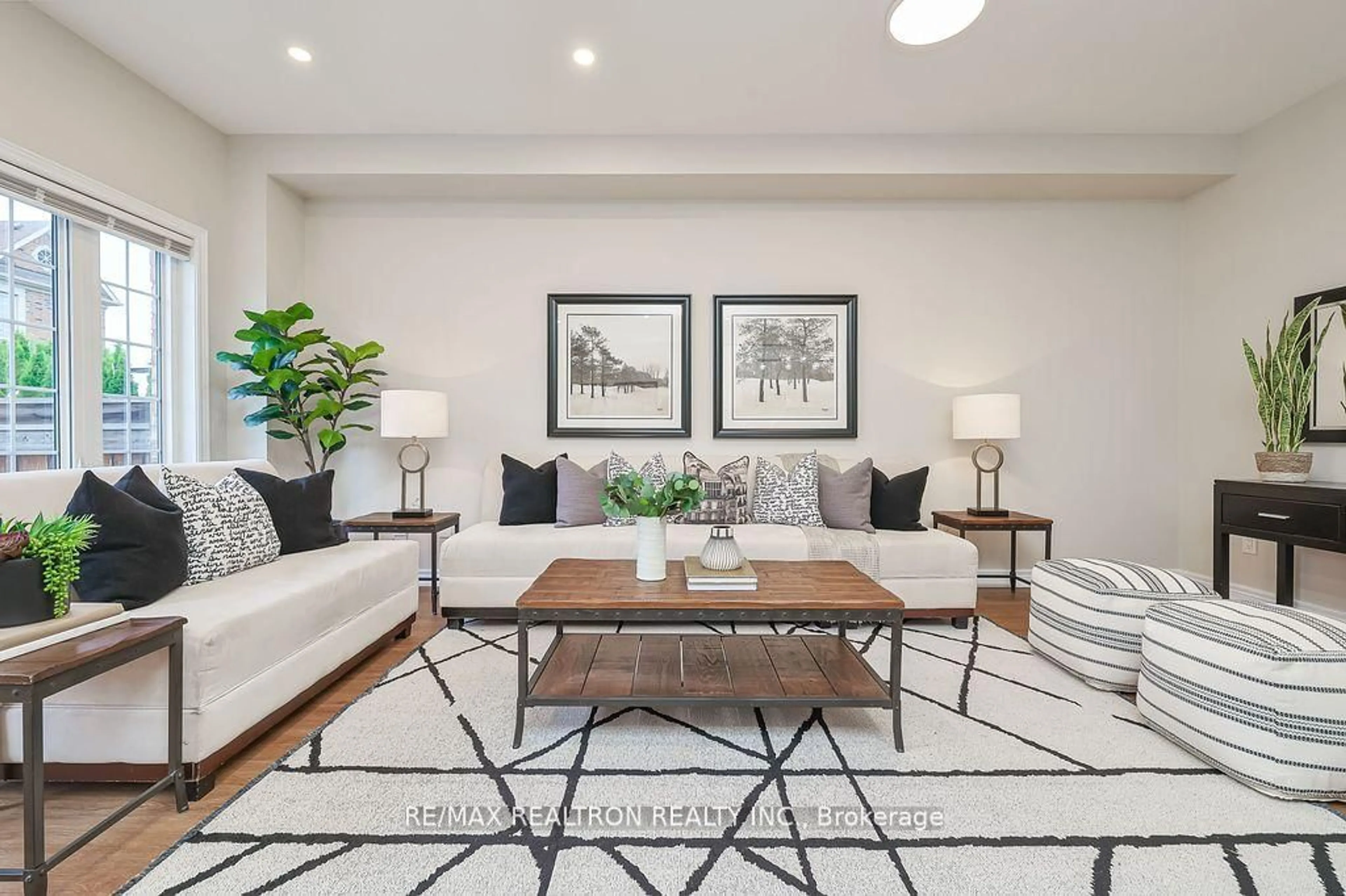 Living room with furniture, unknown for 138 Southdown Ave, Vaughan Ontario L6A 4N7