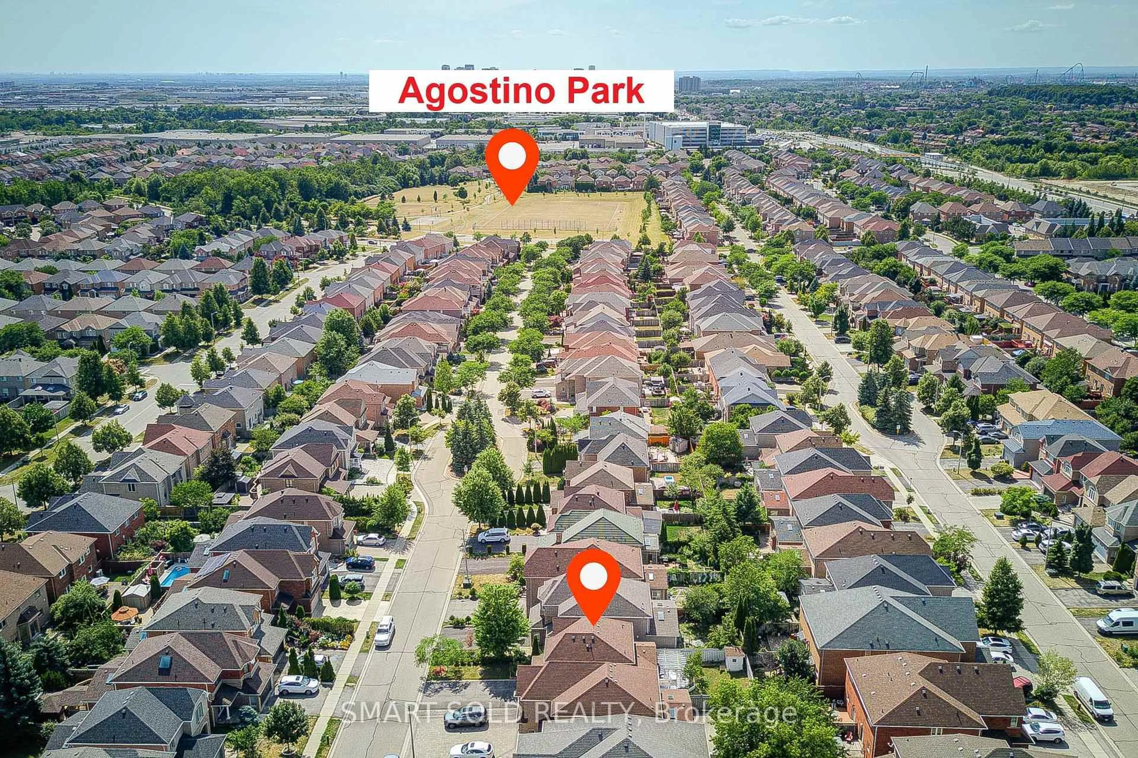 A pic from outside/outdoor area/front of a property/back of a property/a pic from drone, street for 40 Tuscana Blvd, Vaughan Ontario L4K 5J2