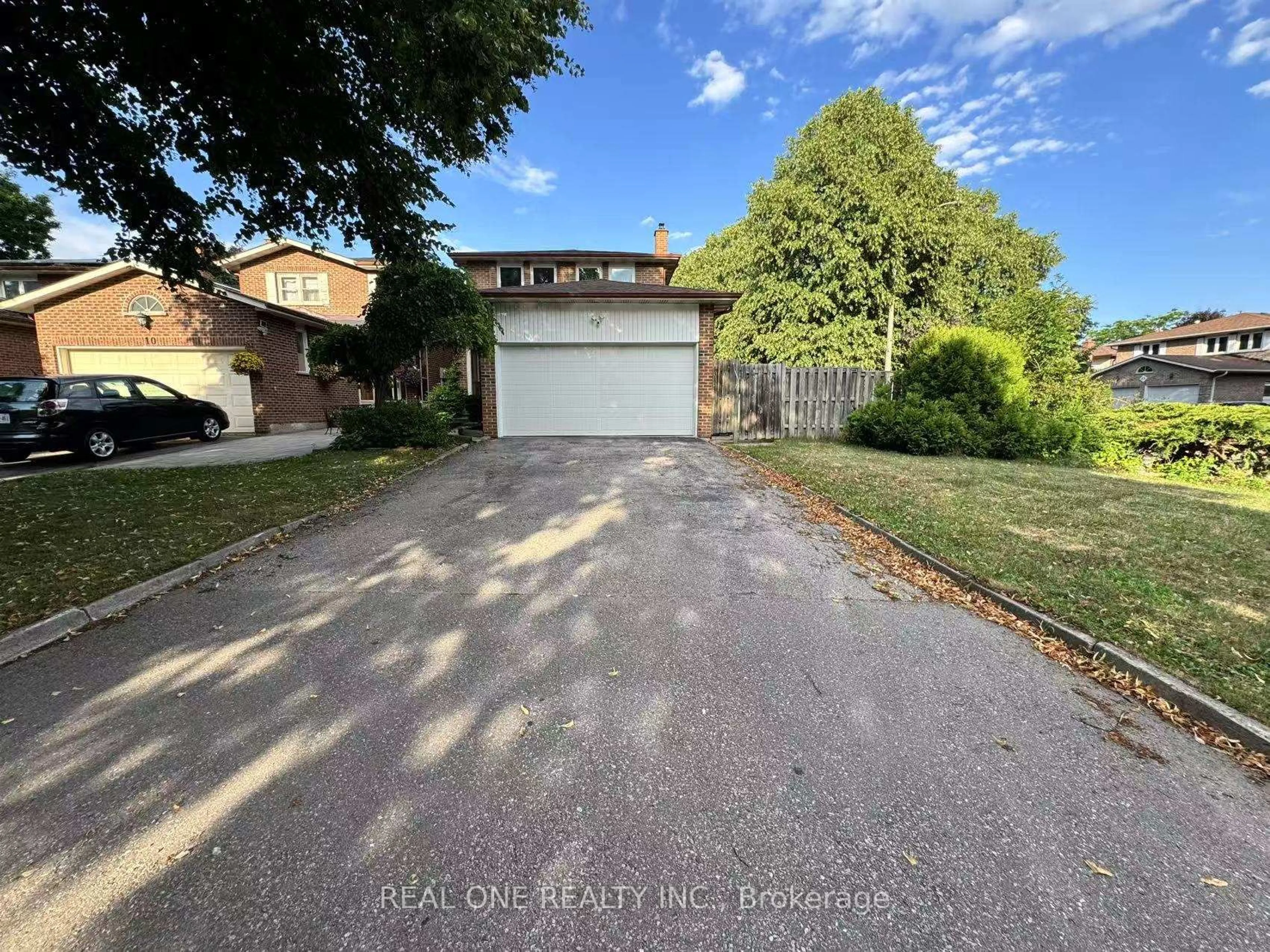 A pic from outside/outdoor area/front of a property/back of a property/a pic from drone, street for 12 Radford Cres, Markham Ontario L3P 4A1