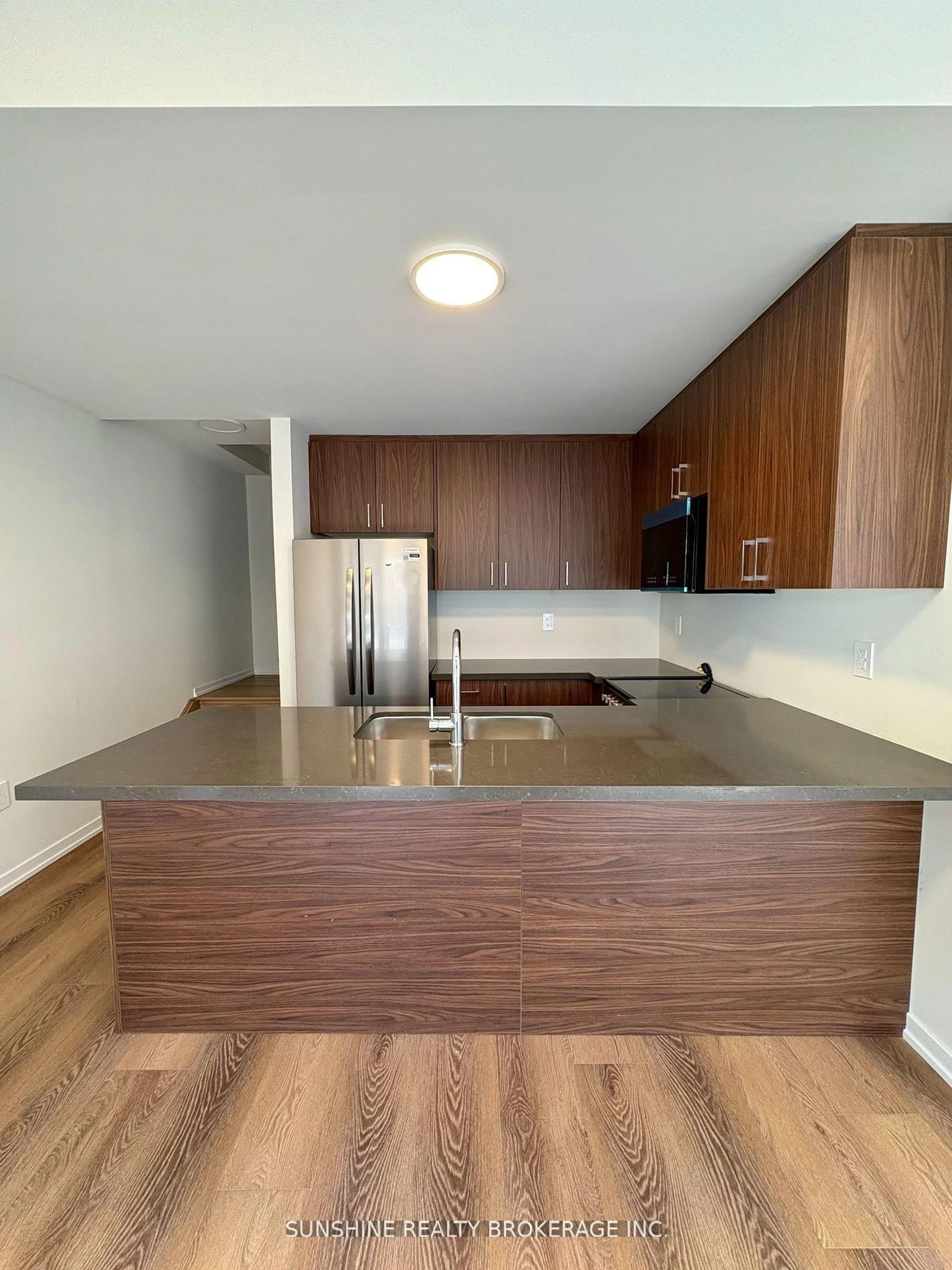 Standard kitchen, wood/laminate floor for 94 Matawin Lane, Richmond Hill Ontario L4B 0H7