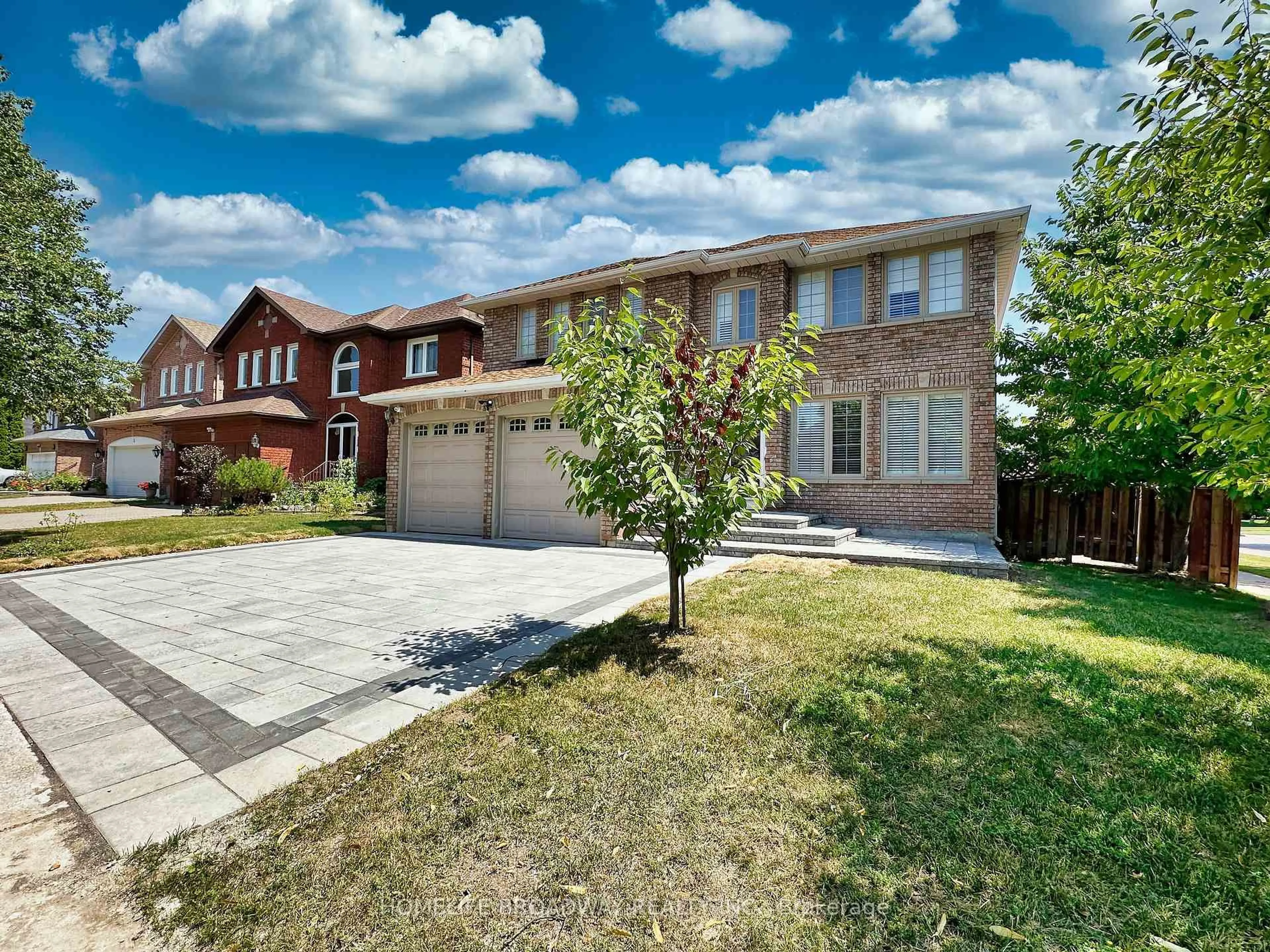 Home with brick exterior material, street for 1 Hearthstone Cres, Richmond Hill Ontario L4B 3E2
