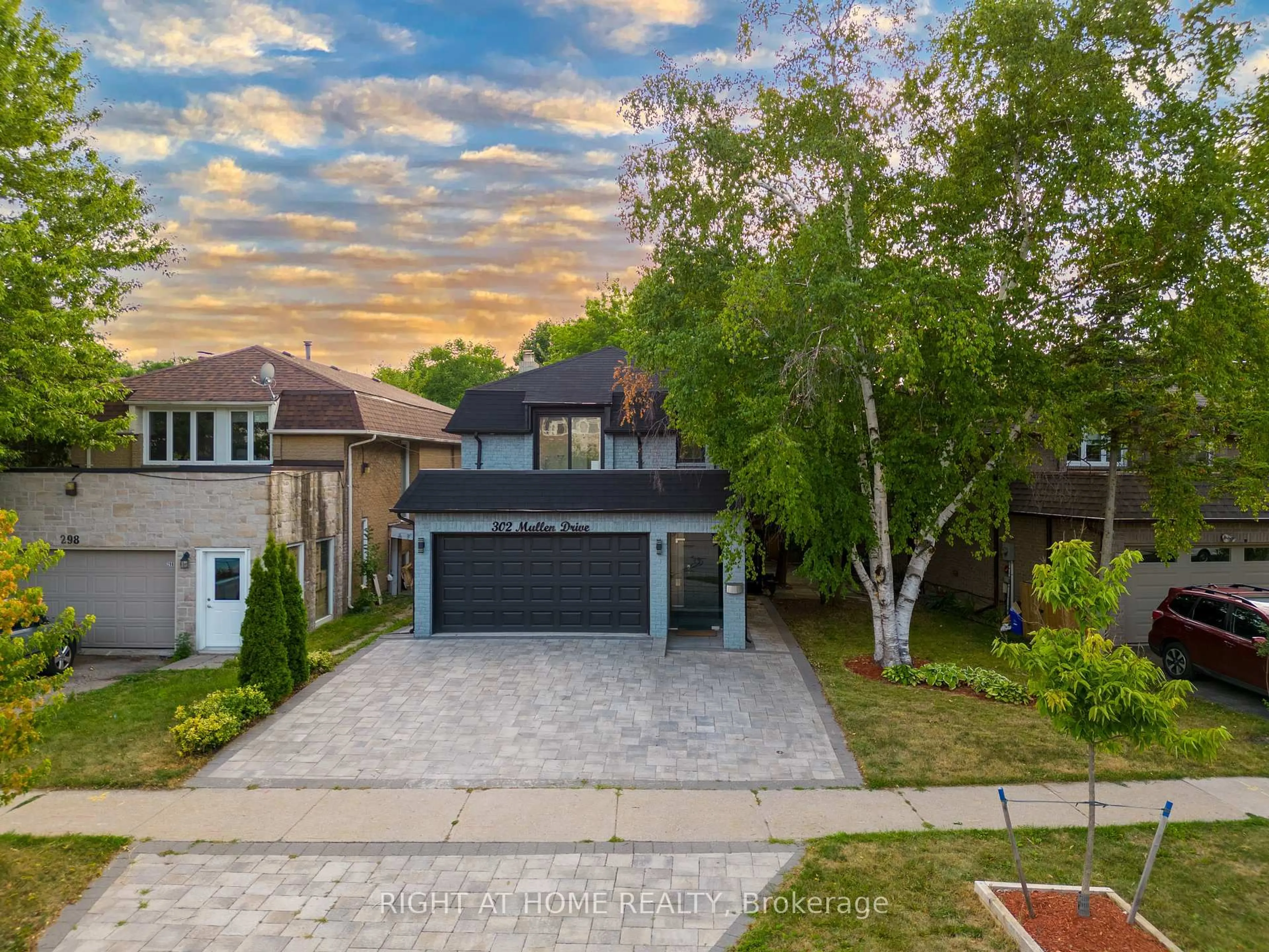 A pic from outside/outdoor area/front of a property/back of a property/a pic from drone, street for 302 Mullen Dr, Vaughan Ontario L4J 2P2
