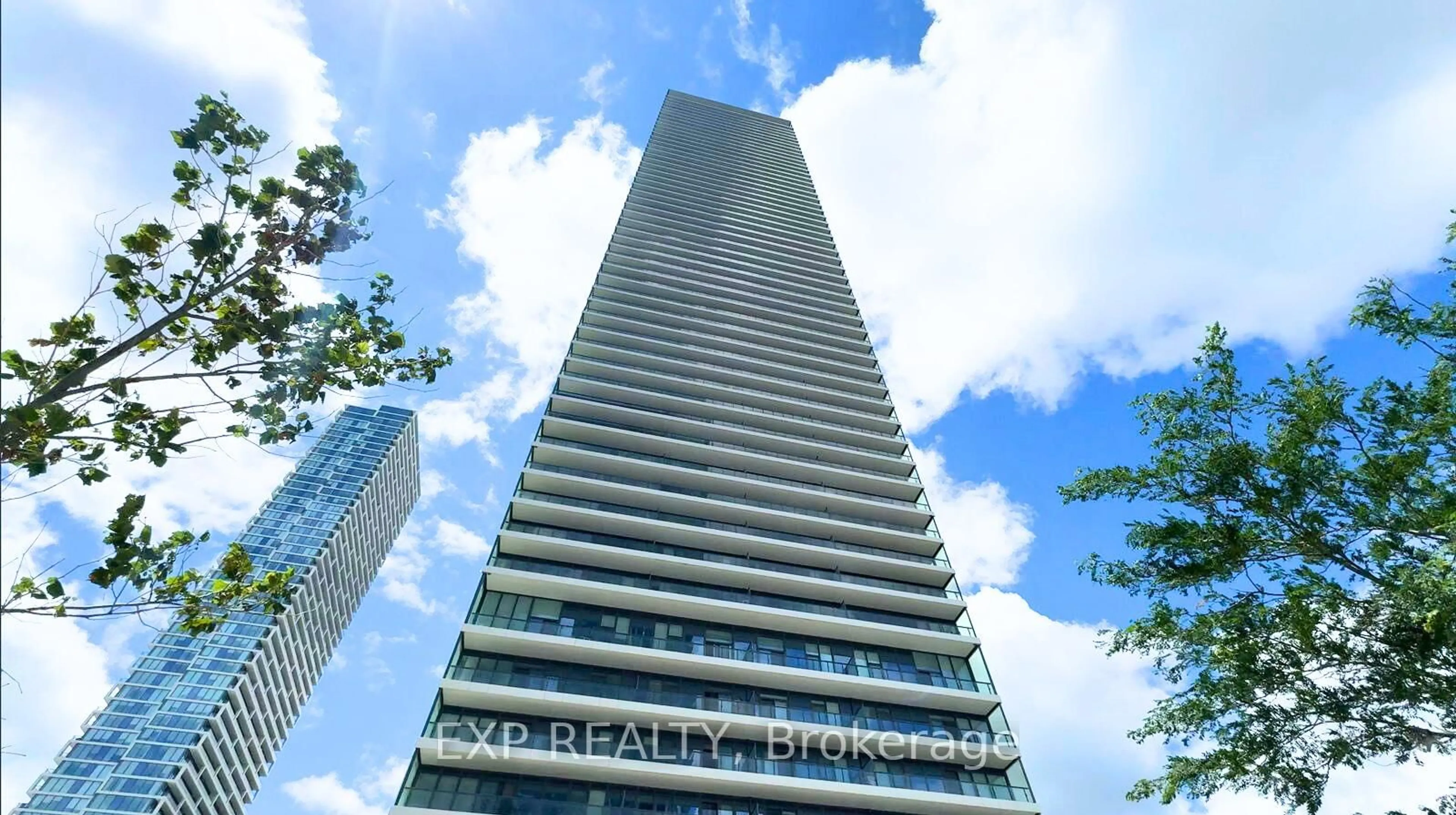 Indoor foyer for 950 Portage Pkwy #Unit 811, Vaughan Ontario L4K 0J7