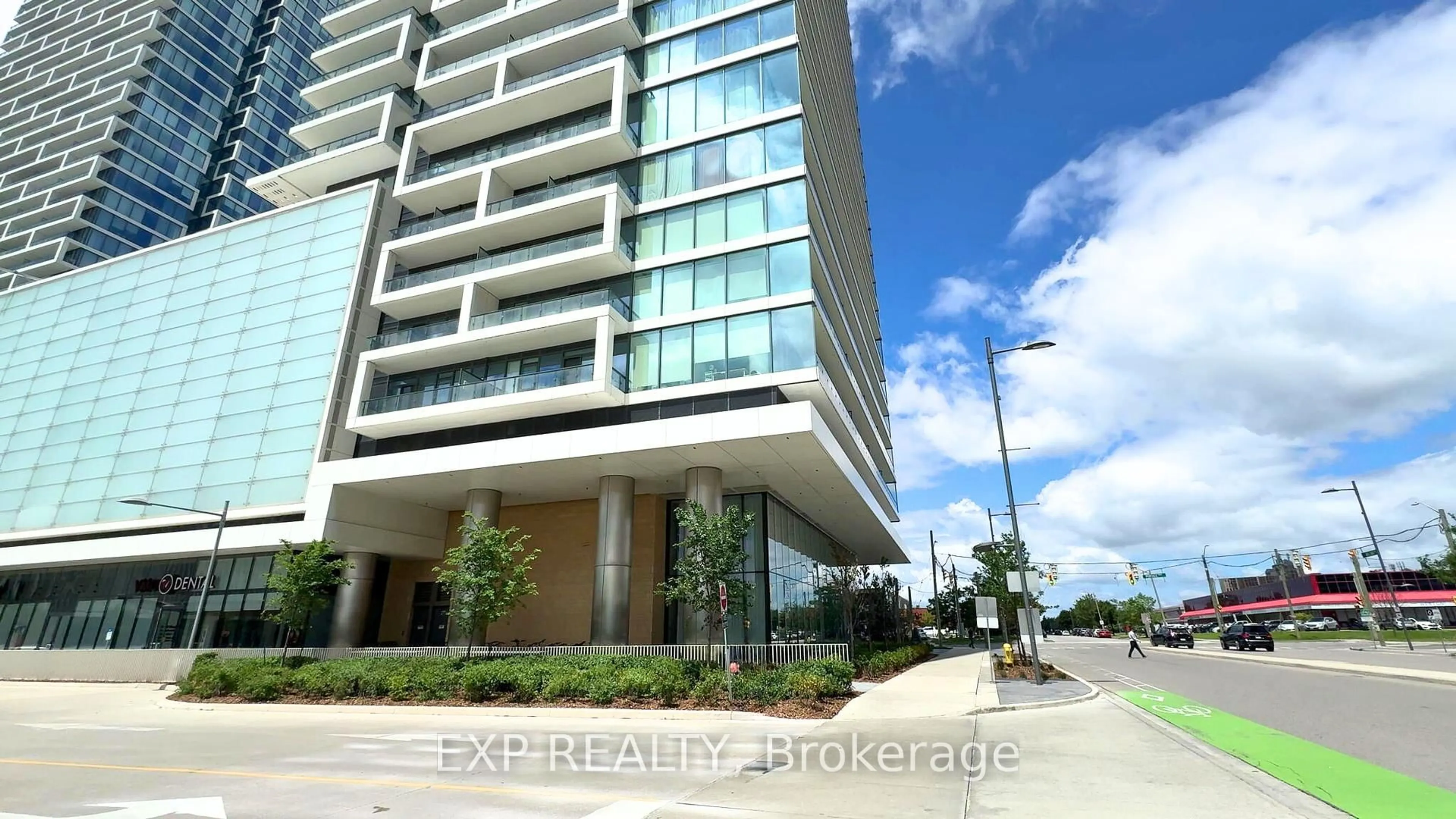 Indoor foyer for 950 Portage Pkwy #Unit 811, Vaughan Ontario L4K 0J7