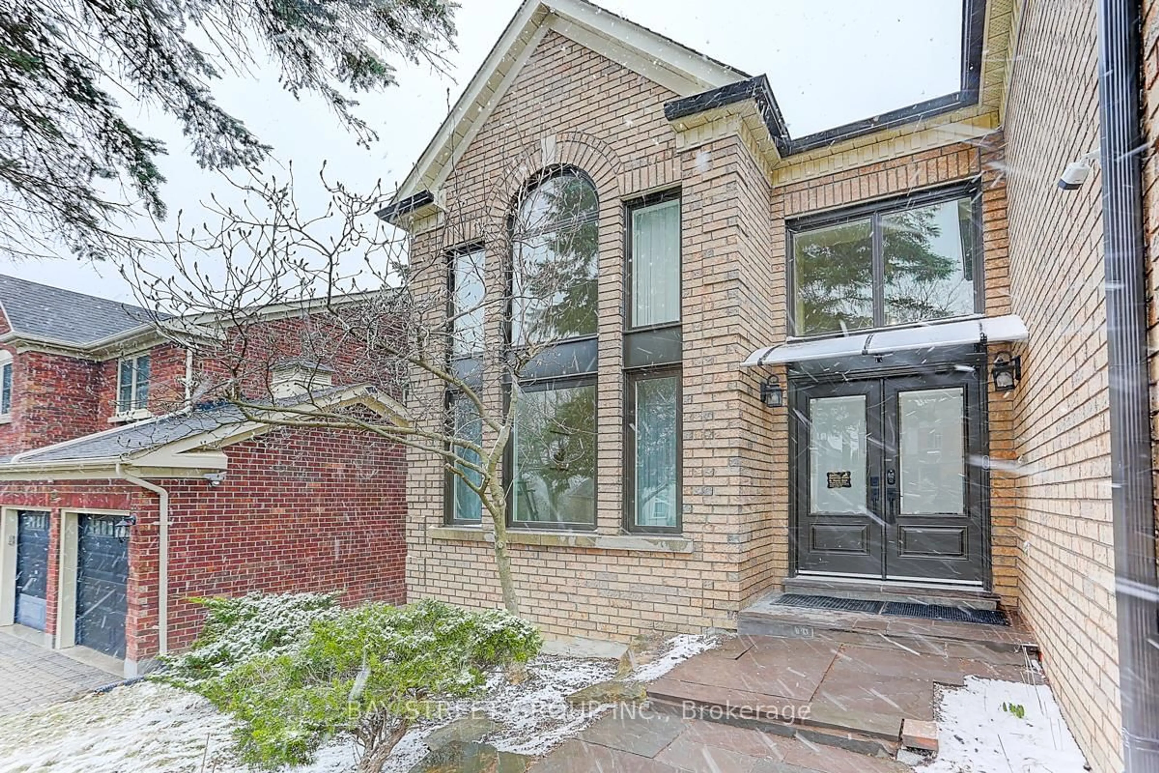 Home with brick exterior material, street for 955 Portminster Crt, Newmarket Ontario L3X 1L8