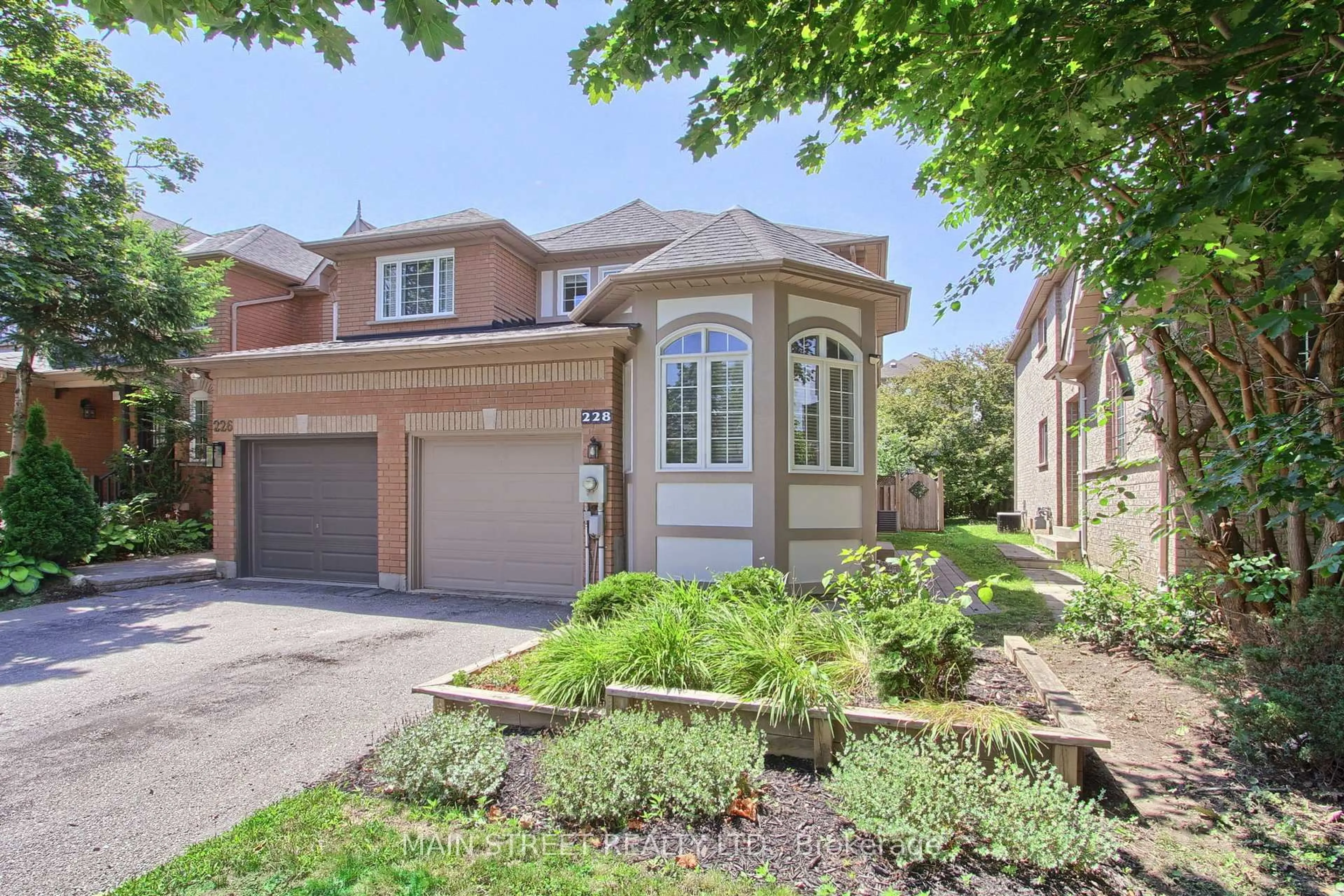 Home with brick exterior material, street for 228 Warner Cres, Newmarket Ontario L3X 2C7