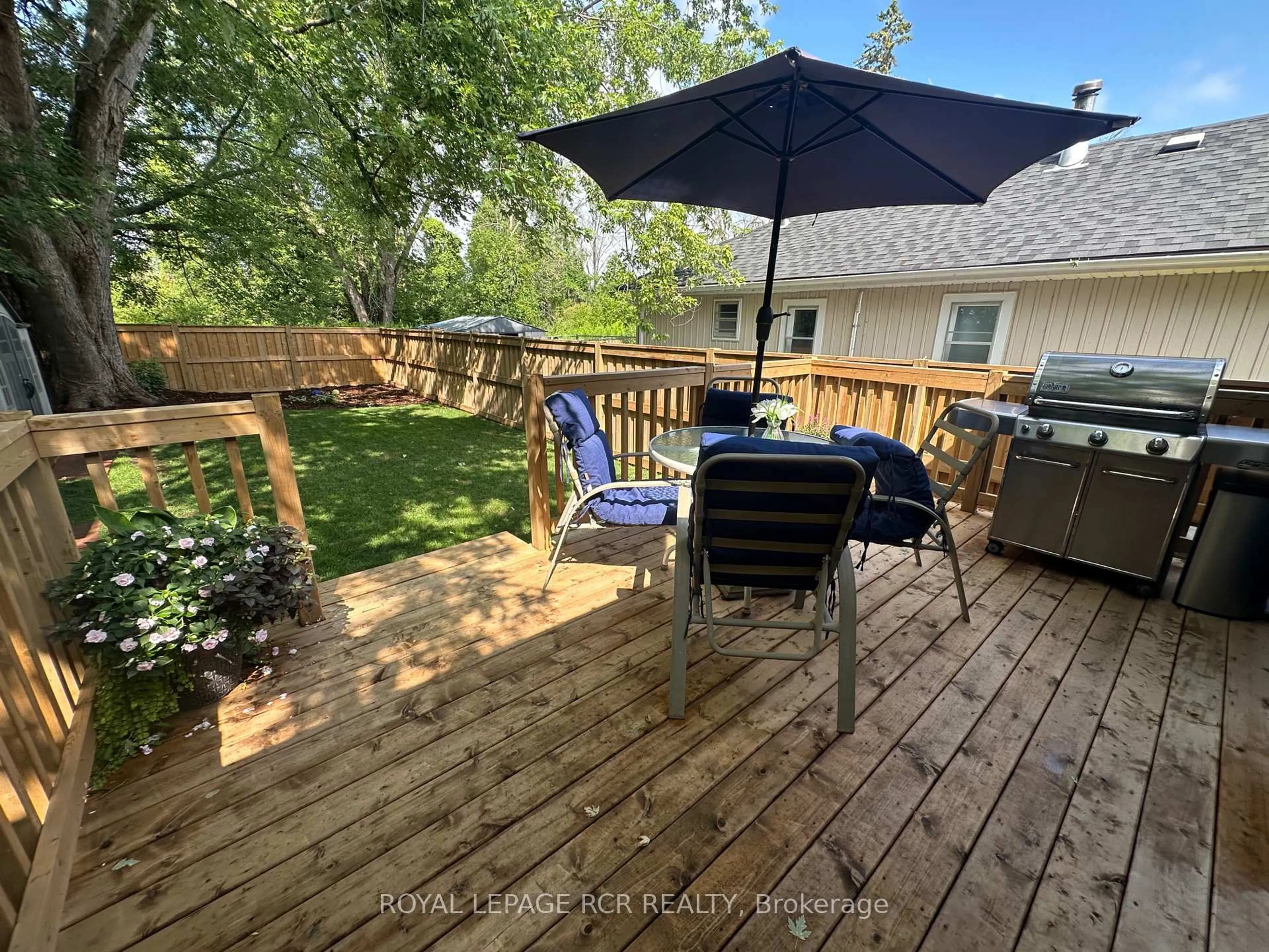 Patio, unknown for 1526 Houston Ave, Innisfil Ontario L9S 4M7