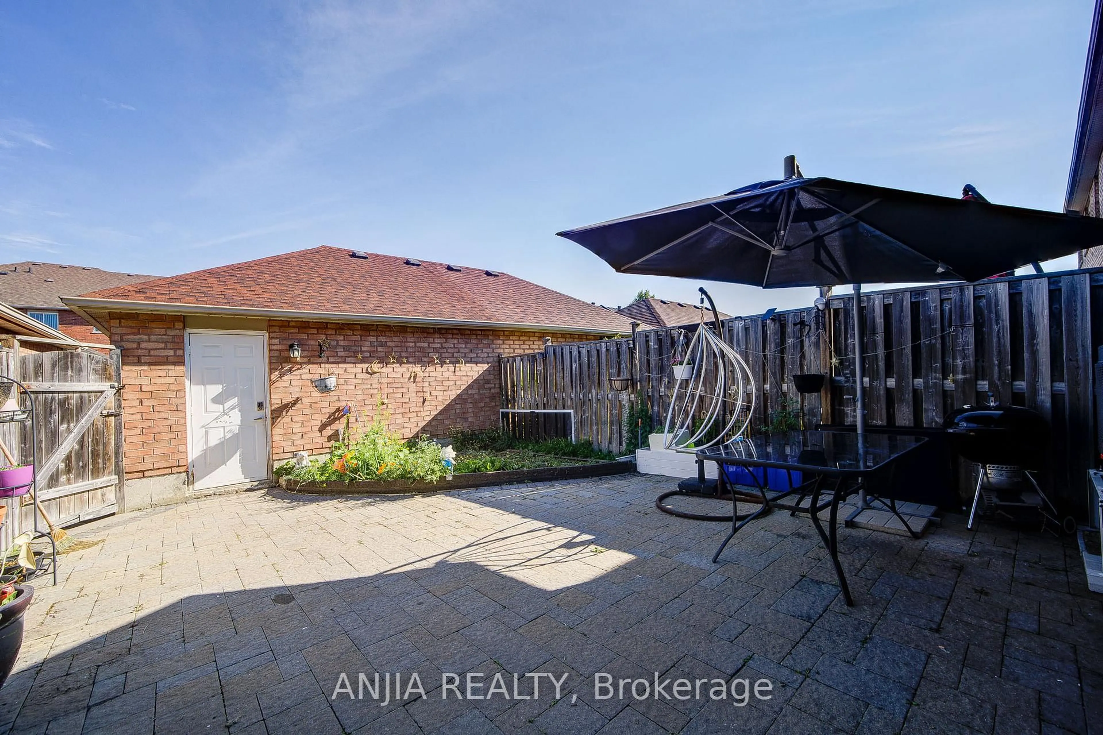 A pic from outside/outdoor area/front of a property/back of a property/a pic from drone, water/lake/river/ocean view for 706 Castlemore Ave, Markham Ontario L6E 1M9