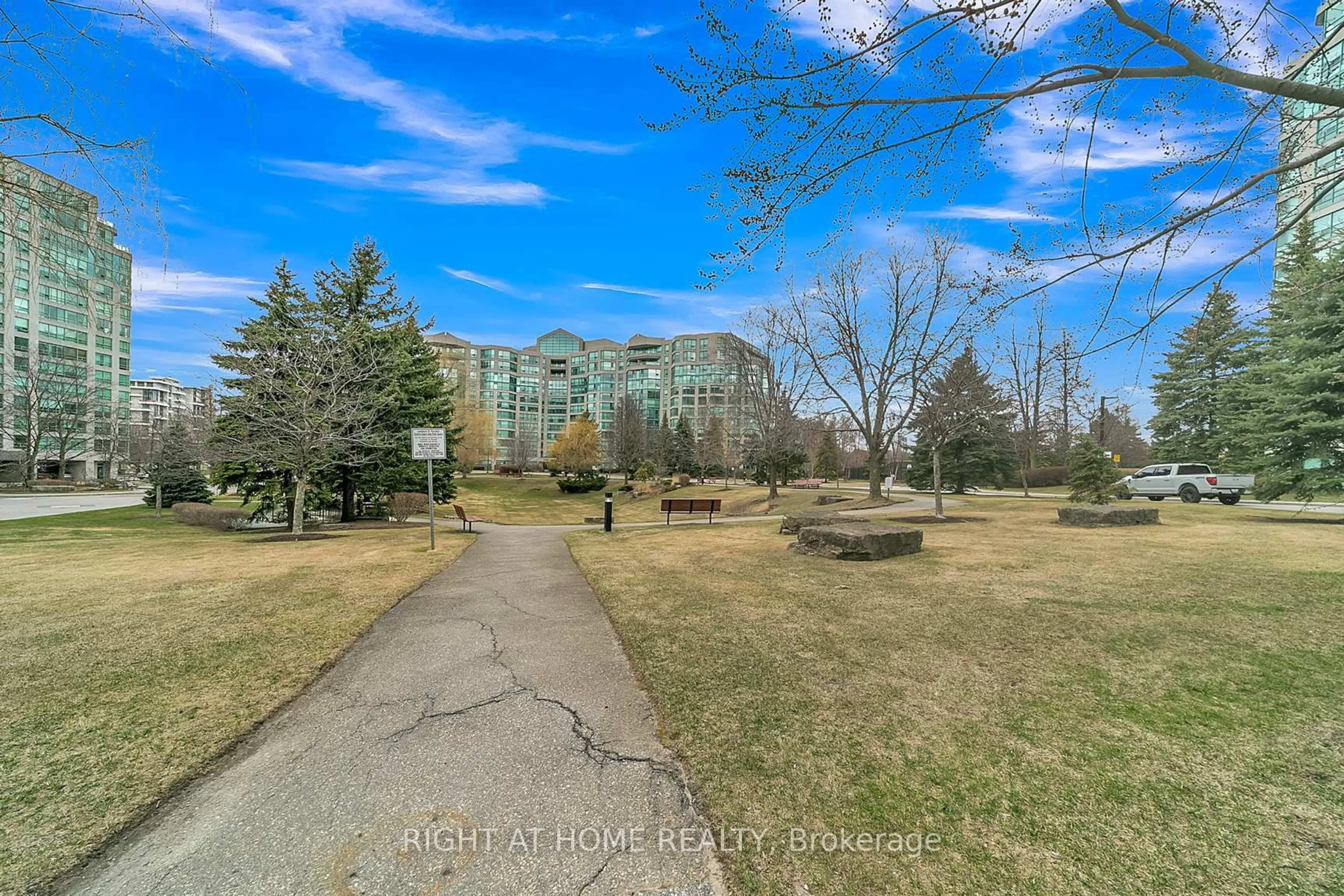 Unknown for 7825 Bayview Ave #901, Markham Ontario L3T 7N2