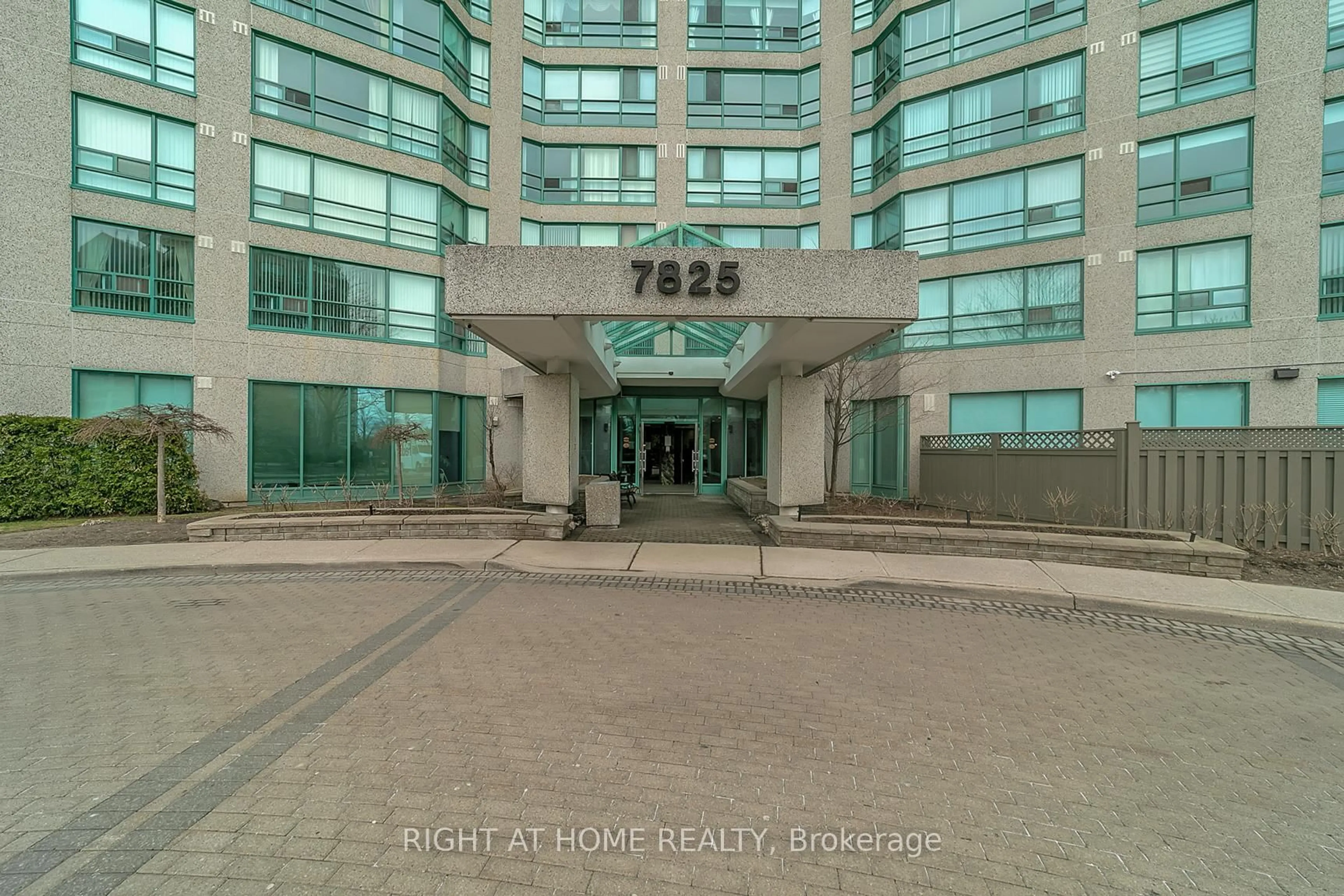 Indoor foyer for 7825 Bayview Ave #901, Markham Ontario L3T 7N2