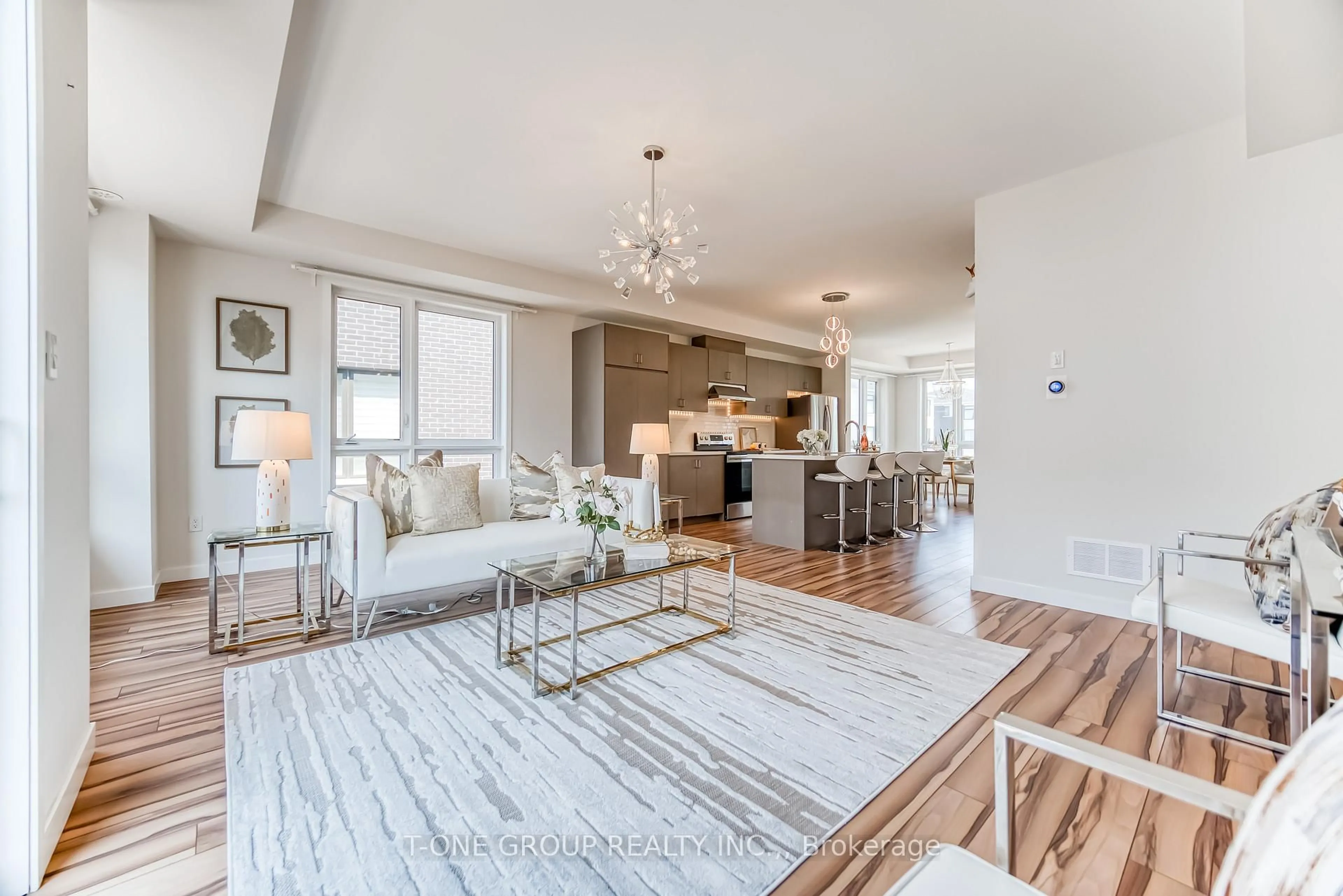 Living room with furniture, unknown for 11 William Russell Lane, Richmond Hill Ontario L4C 5S6