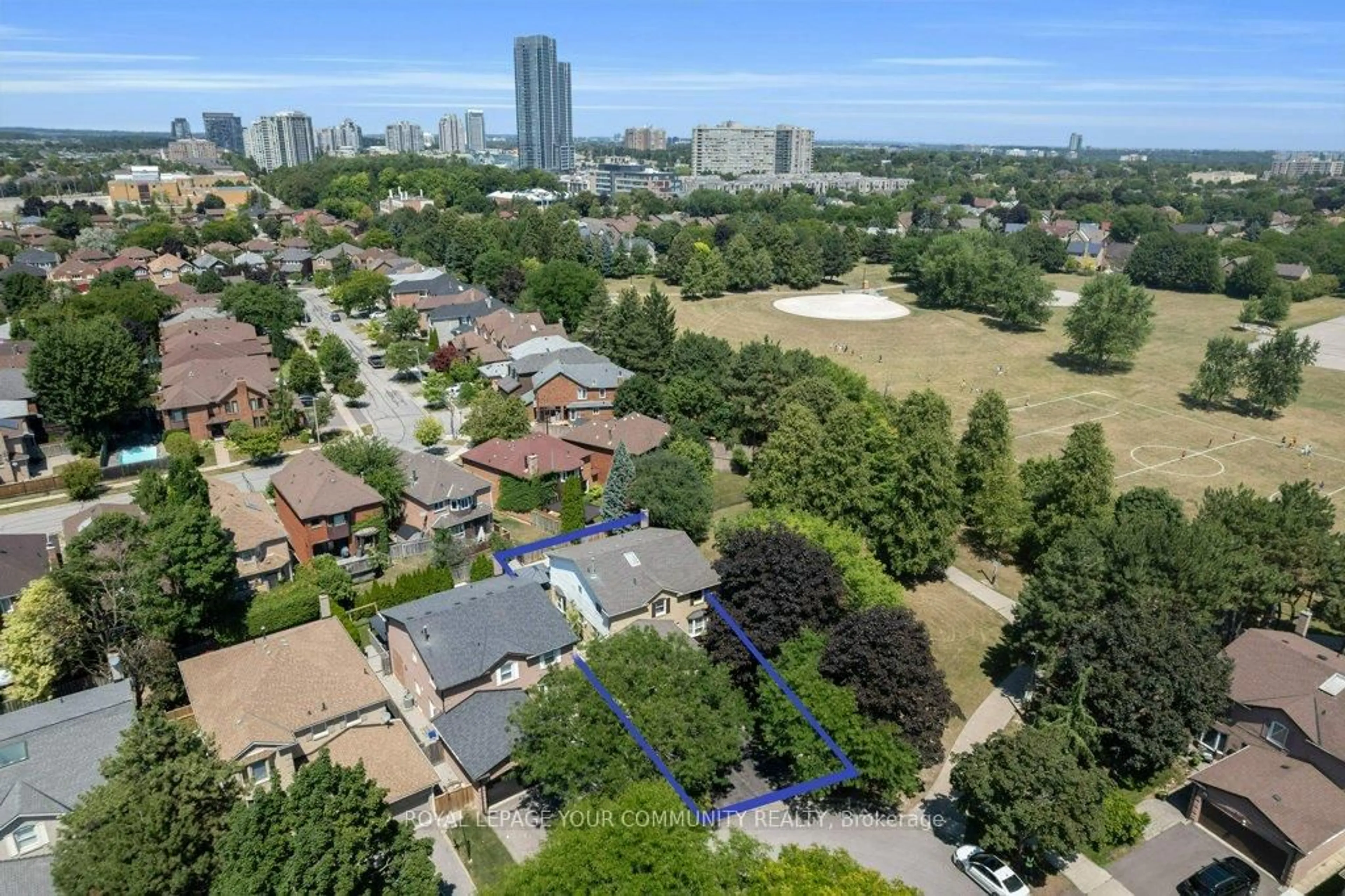 A pic from outside/outdoor area/front of a property/back of a property/a pic from drone, city buildings view from balcony for 85 Colvin Cres, Vaughan Ontario L4J 2N7