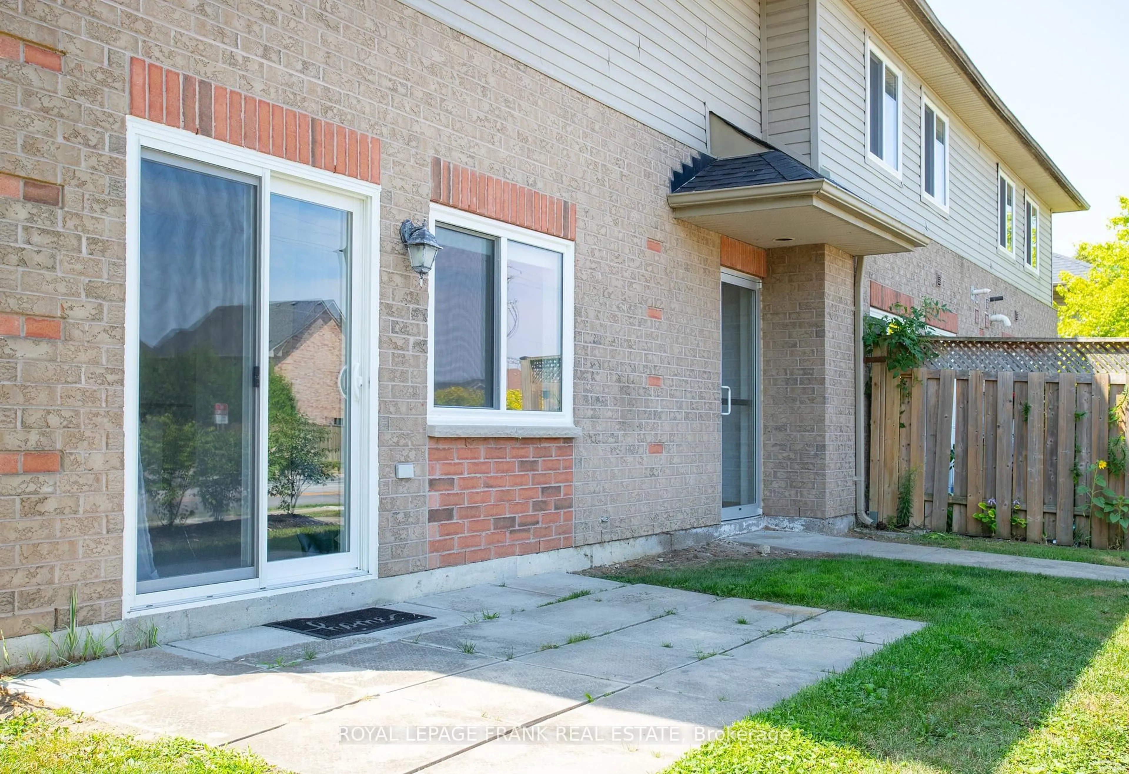 Patio, street for 1 Testa Rd #9, Uxbridge Ontario L9L 1Y8