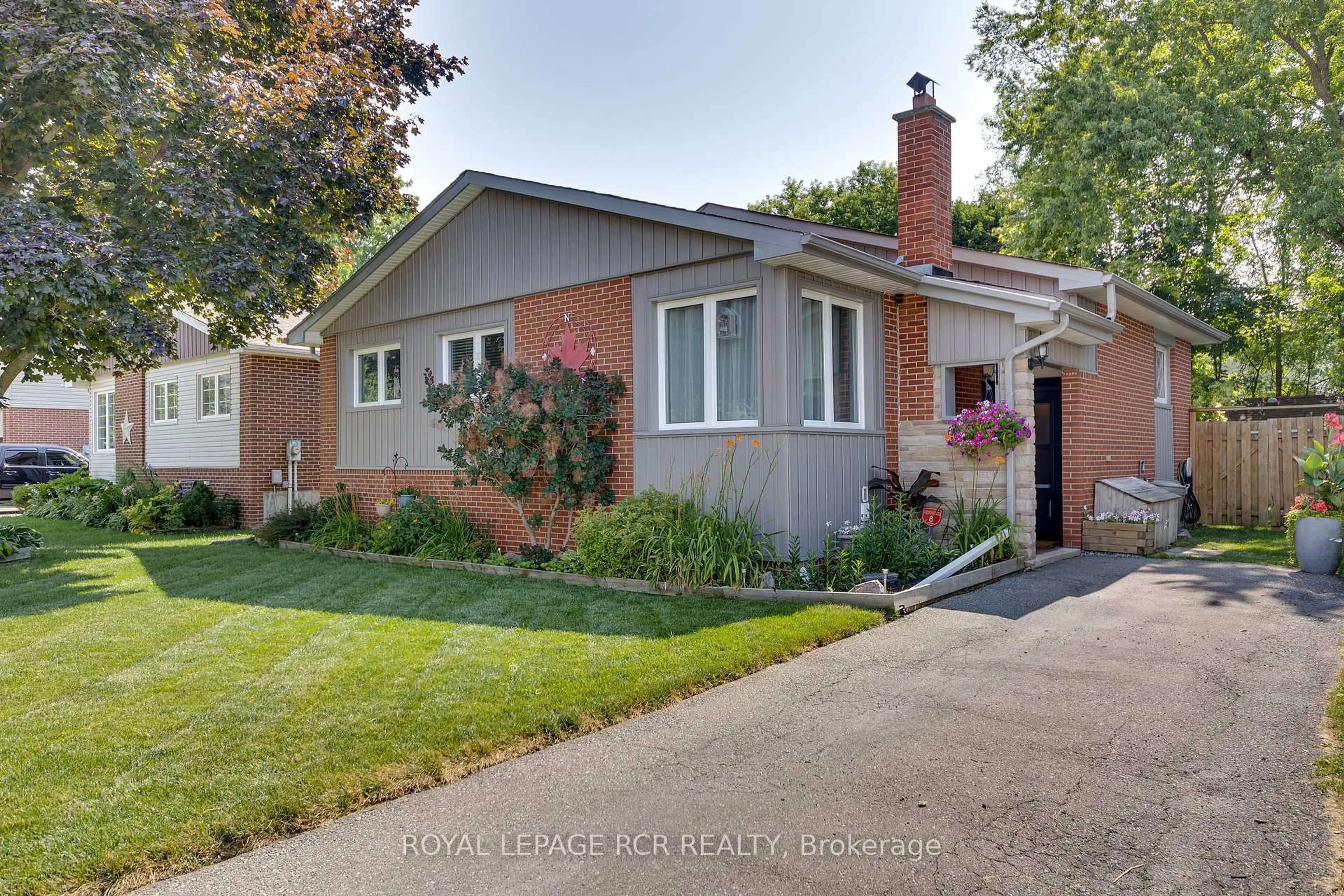 Home with brick exterior material, street for 55 West St, Georgina Ontario L0E 1R0