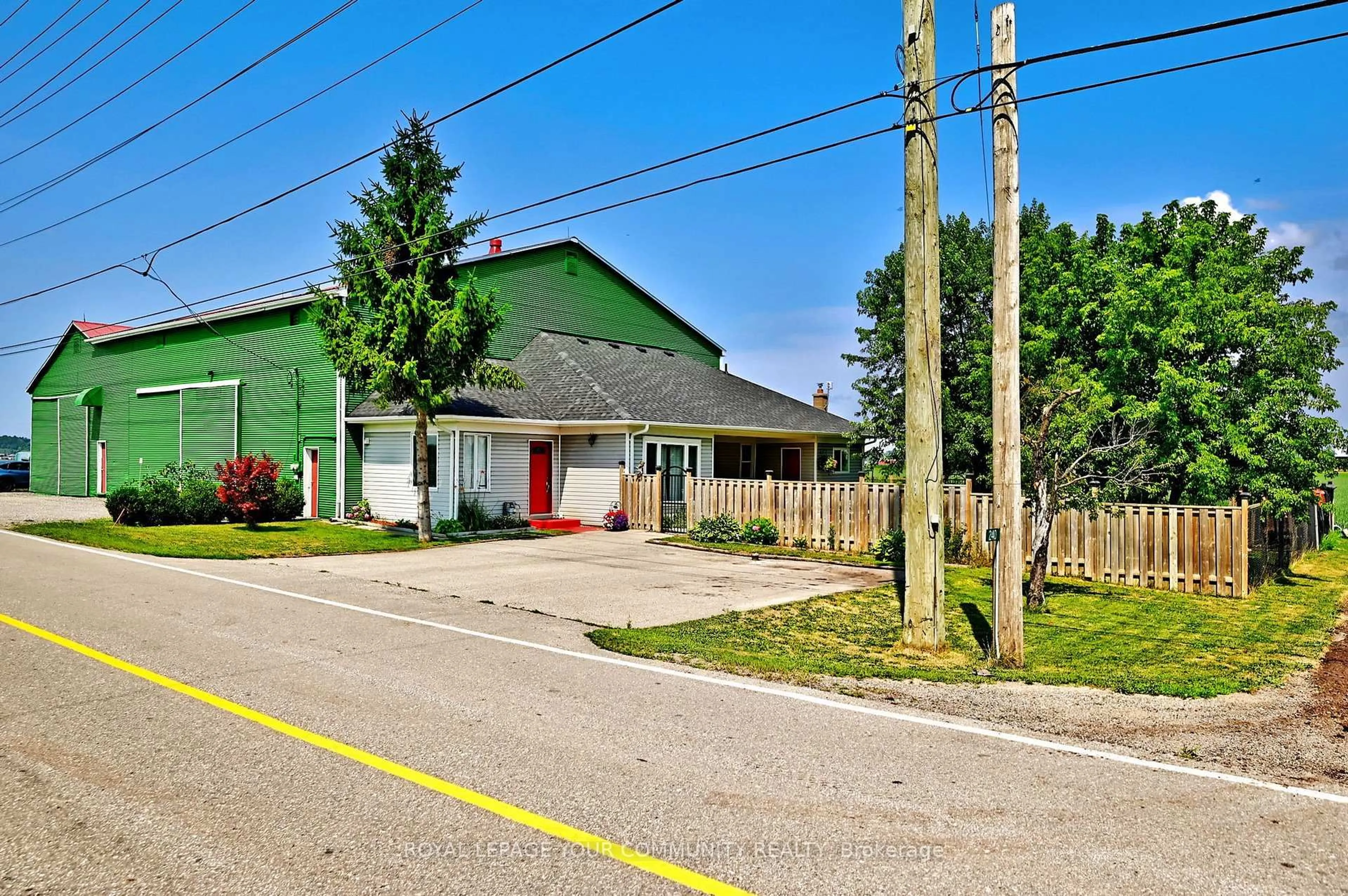 Unknown for 240 King St, King Ontario L3Y 4V9