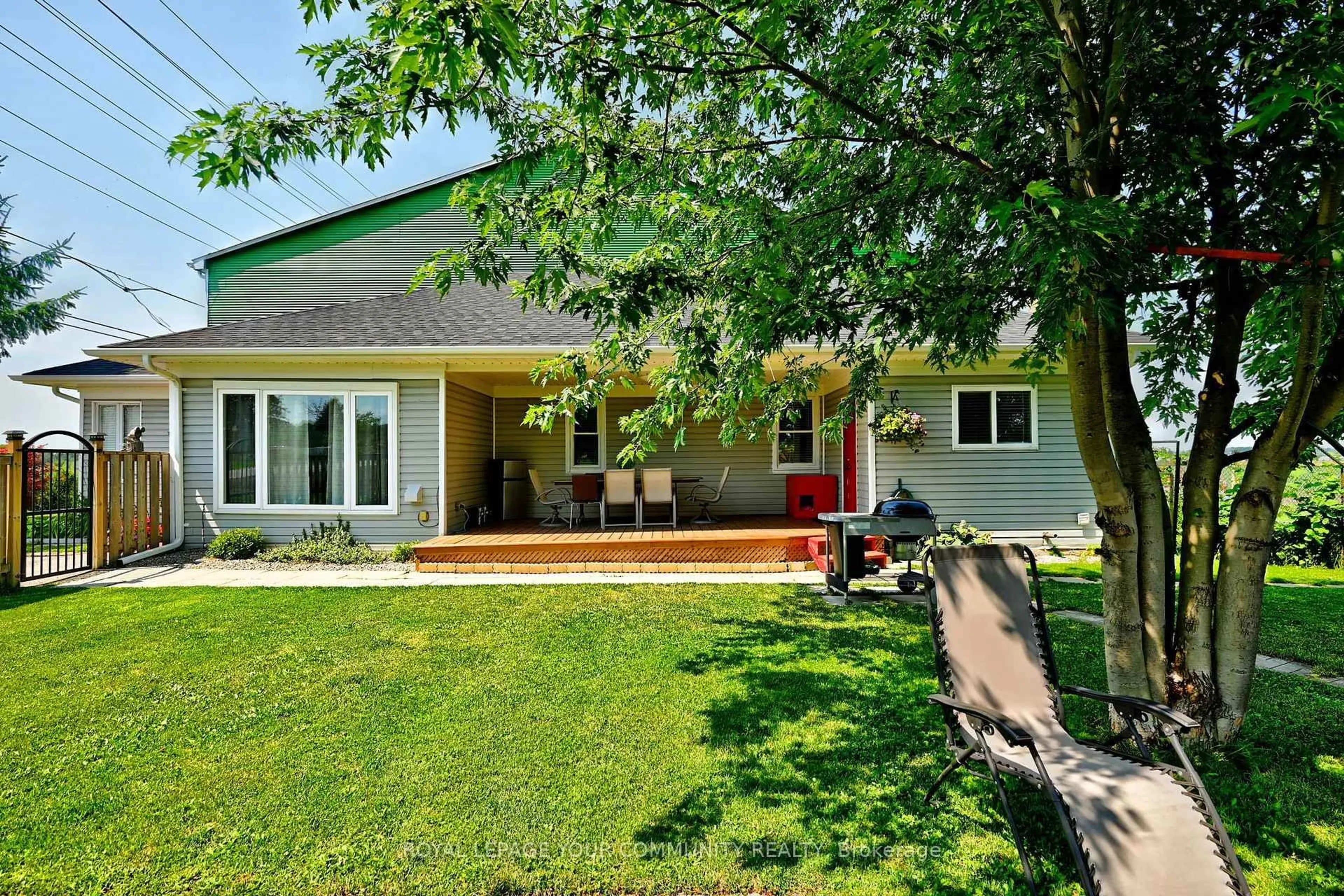Unknown for 240 King St, King Ontario L3Y 4V9