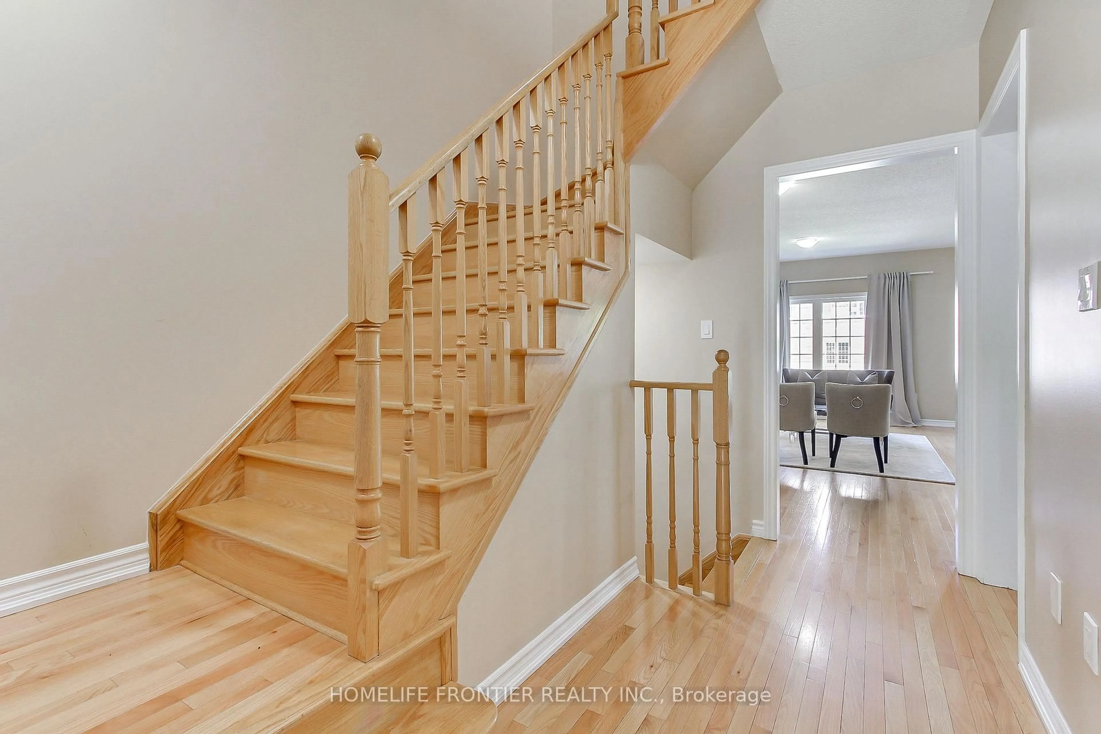 Stairs for 162 Verdi Rd, Richmond Hill Ontario L4E 0Z6