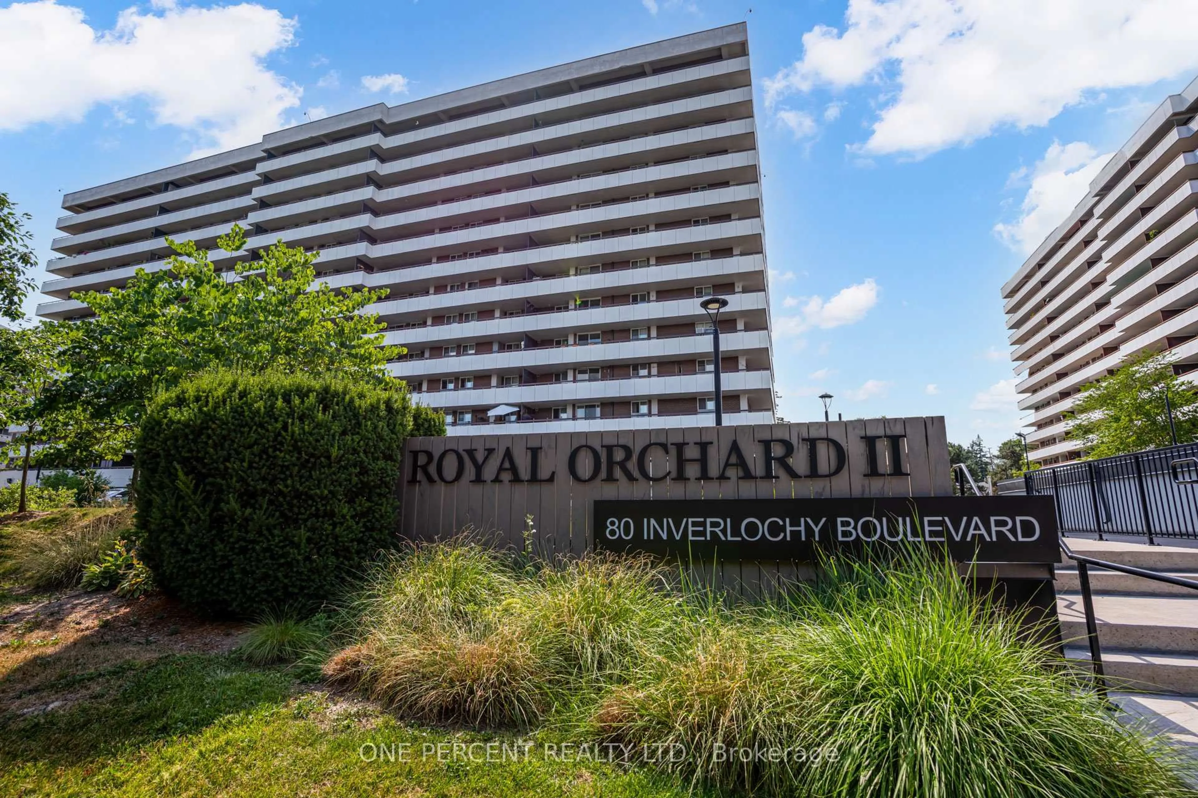 Indoor foyer for 80 Inverlochy Blvd #409, Markham Ontario L3T 4P3