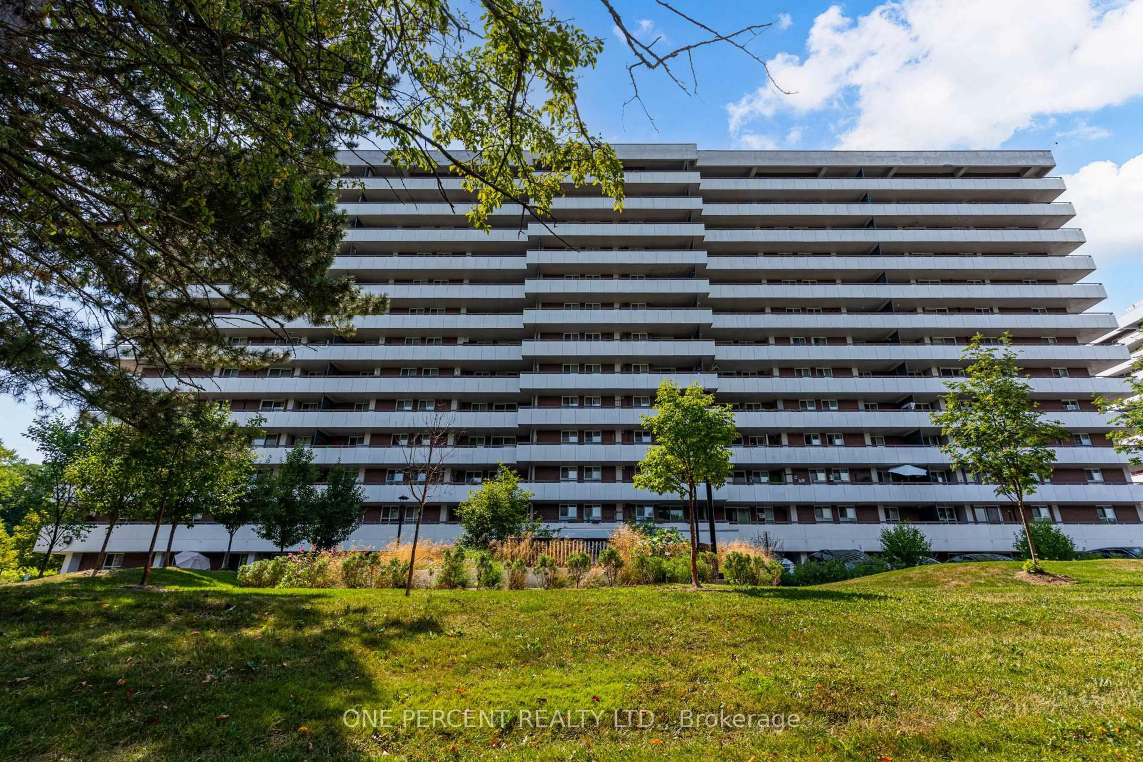 A pic from outside/outdoor area/front of a property/back of a property/a pic from drone, building for 80 Inverlochy Blvd #409, Markham Ontario L3T 4P3