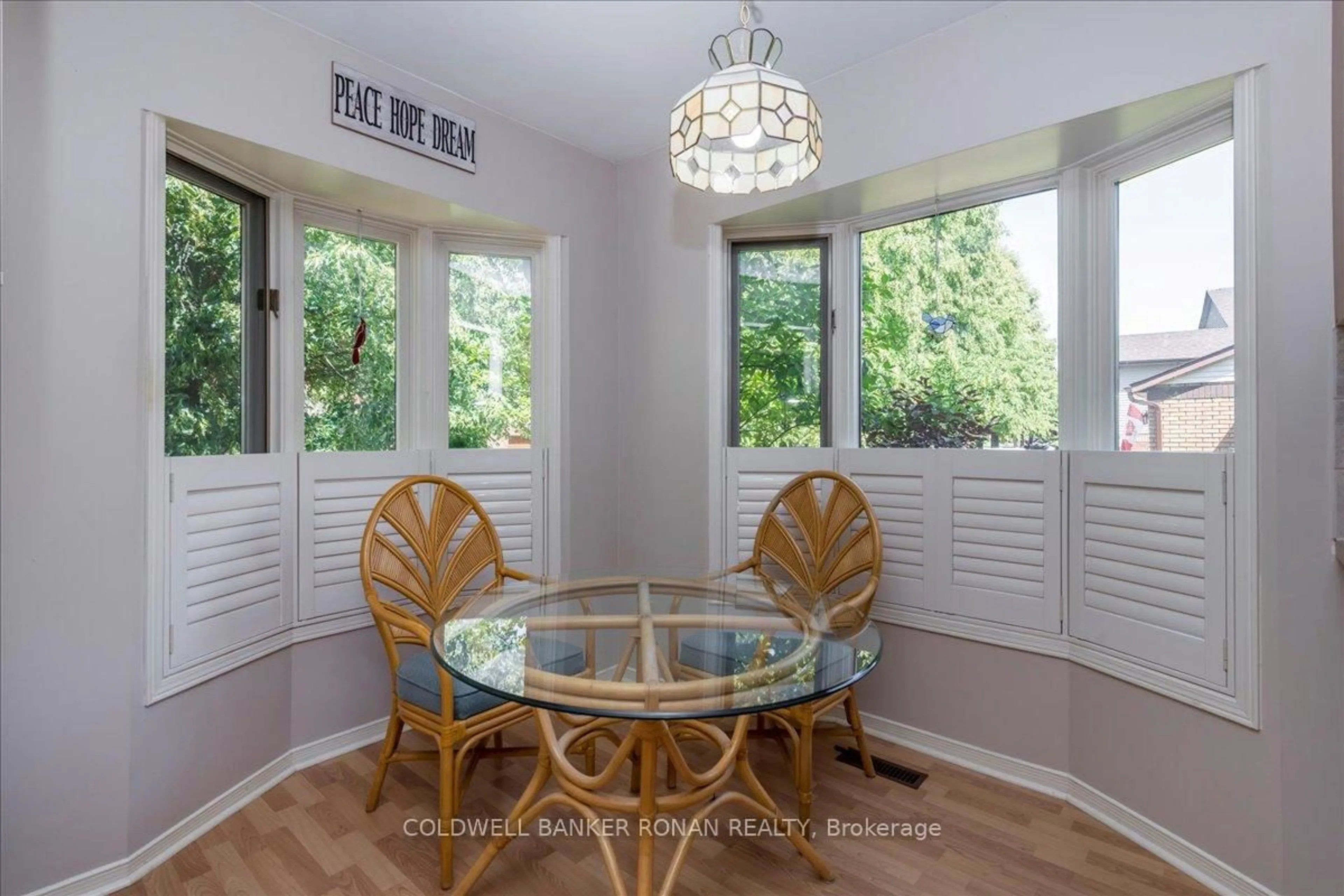 Dining room, unknown for 126 Green Briar Rd, New Tecumseth Ontario L9R 1S2